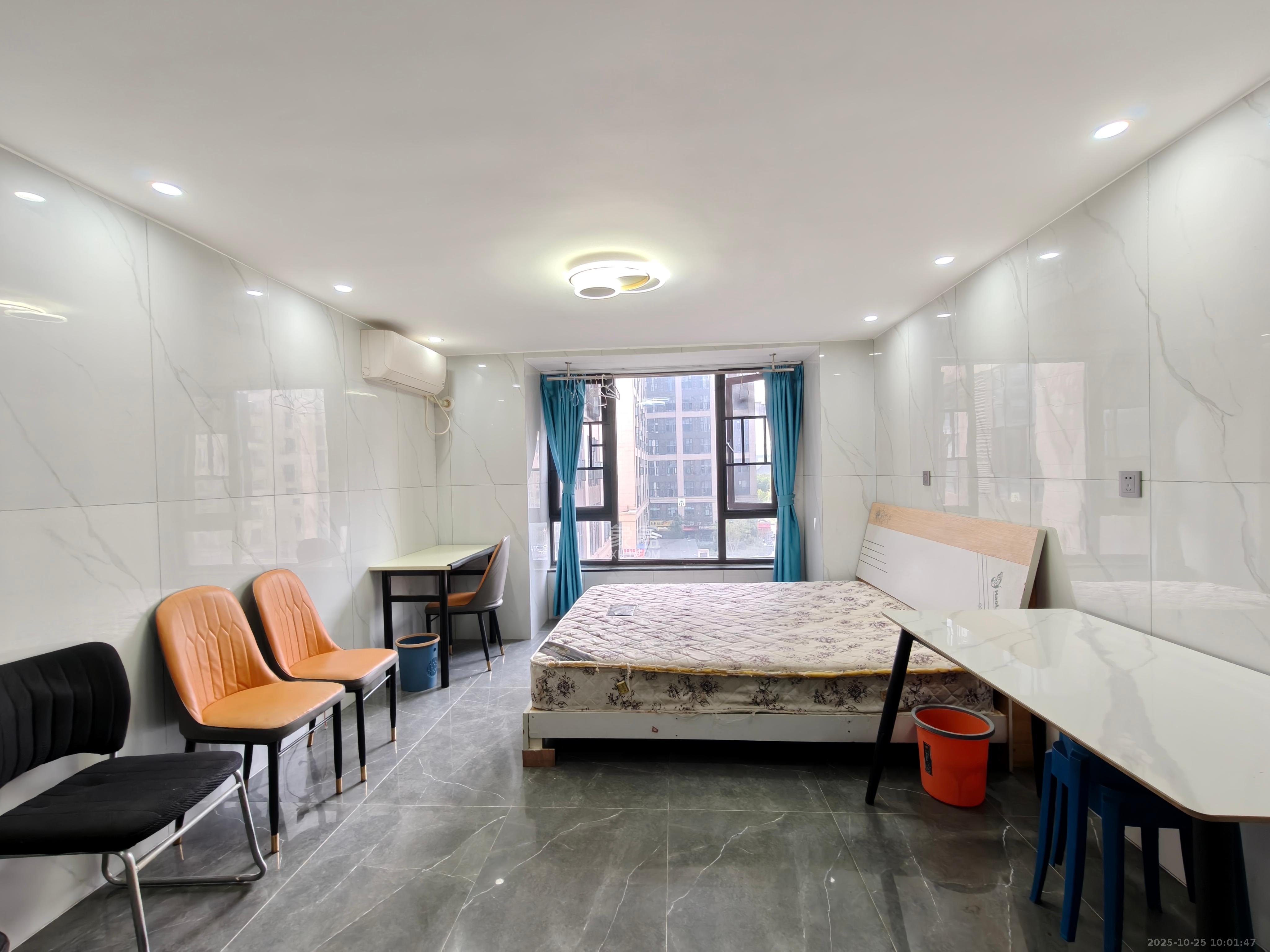 新城悦隽  2室1厅1卫    1700.0元/月