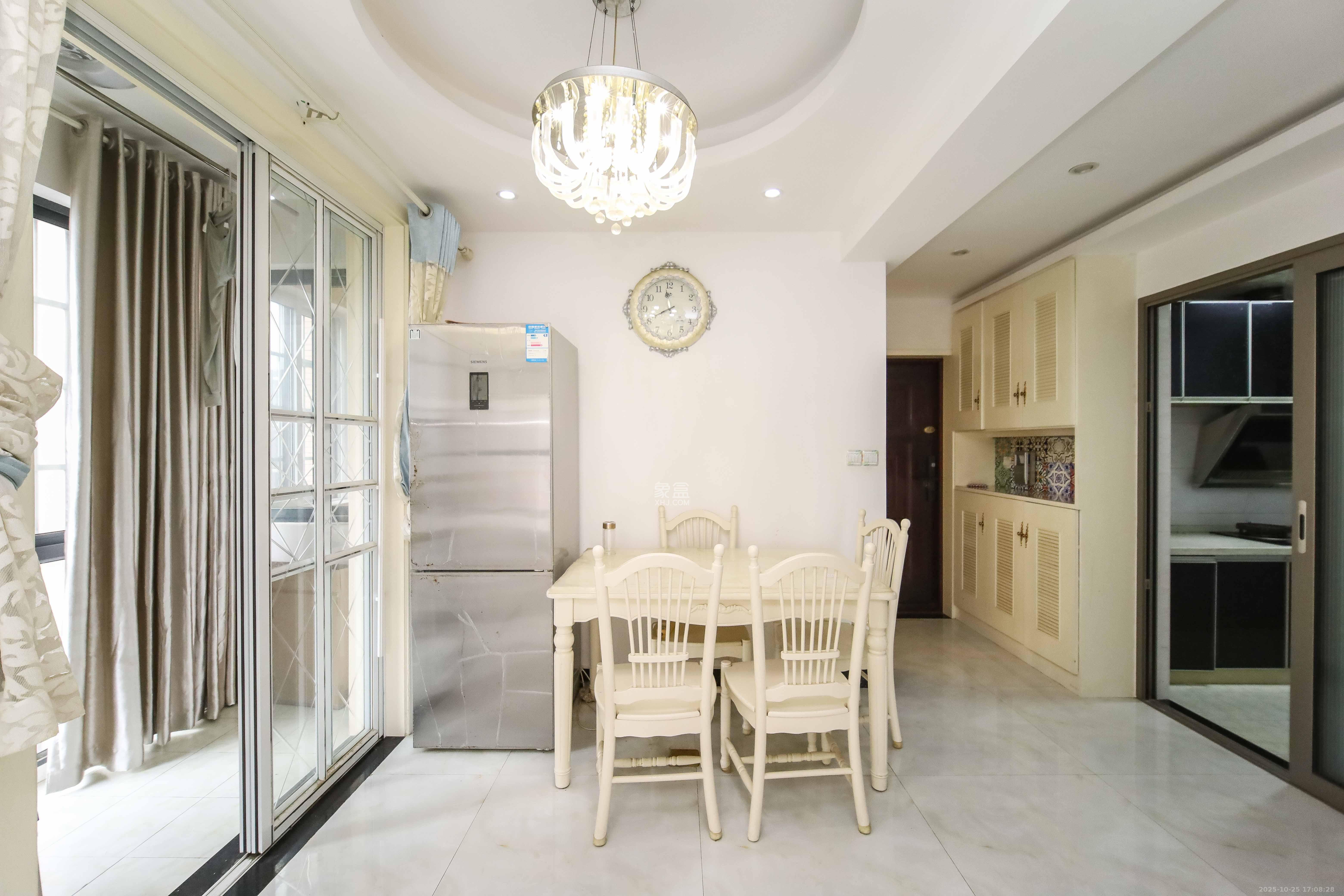 鑫科明珠  2室1厅1卫    87.8万客厅