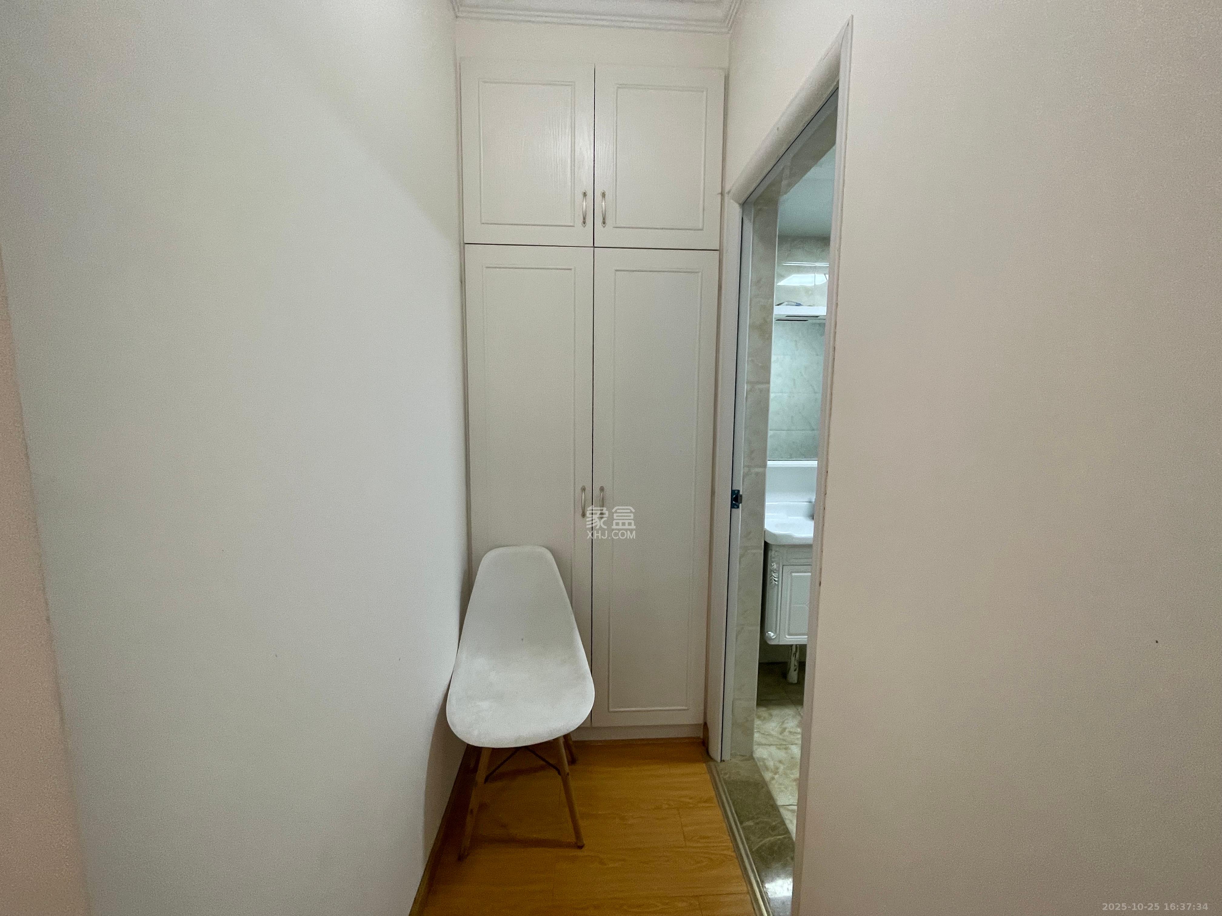 中建芙蓉嘉苑  3室2厅1卫    2100.0元/月 中建芙蓉嘉苑  3室2厅1卫    2100.0元/月室内图