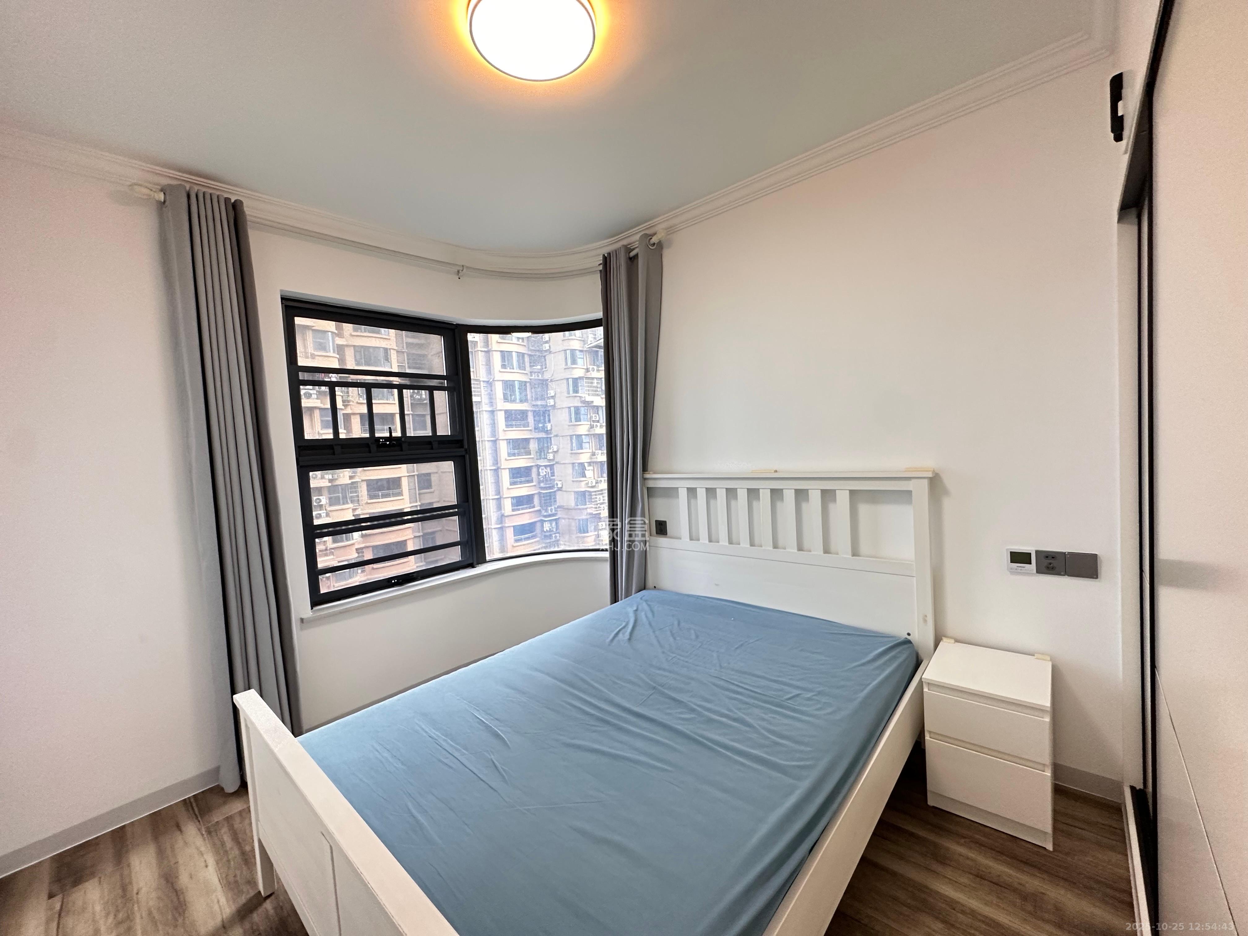 嘉雨兴园  3室2厅2卫    5600.0元/月室内图