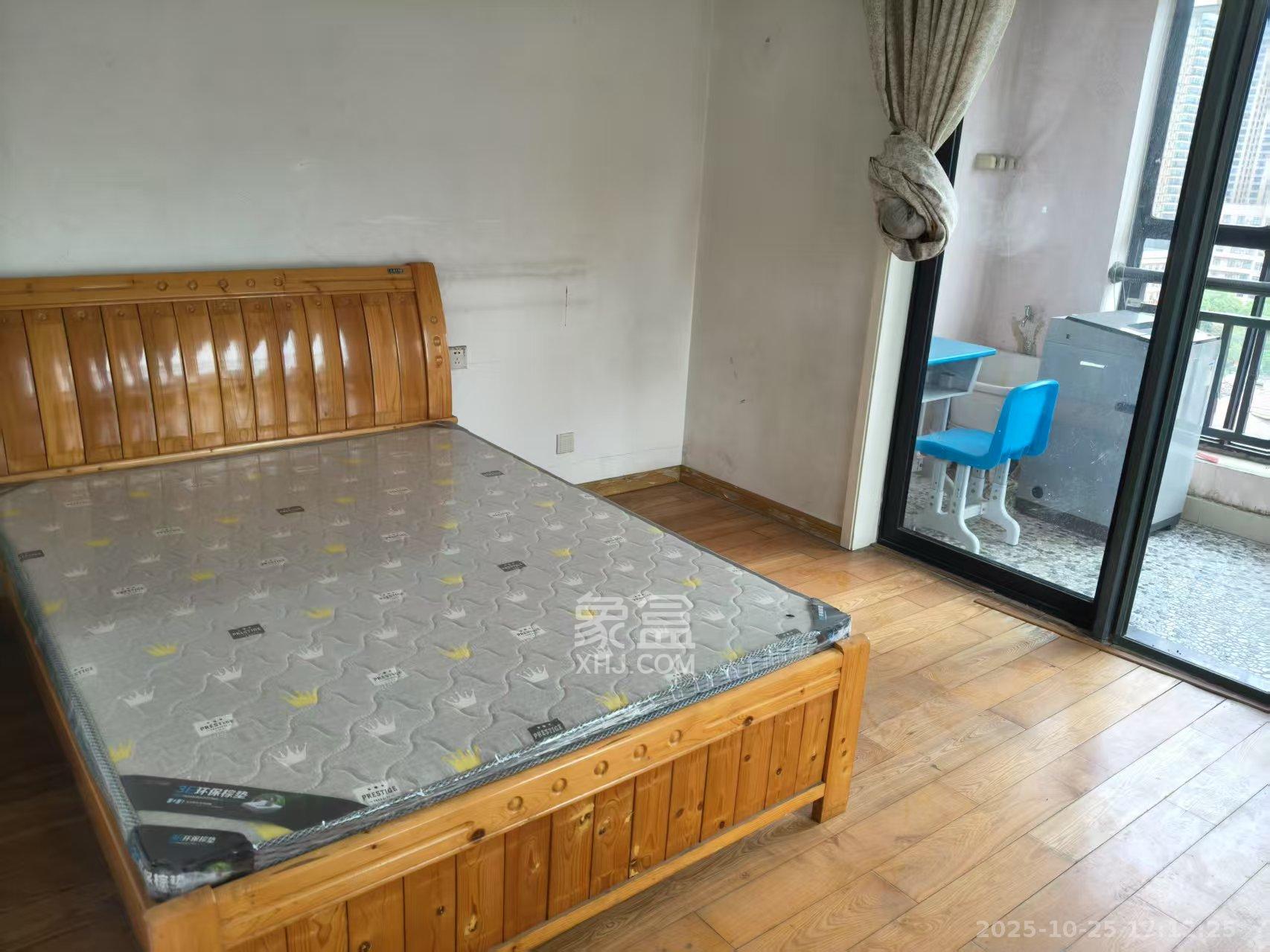 绿城桂花城  5室2厅2卫    3700.0元/月 绿城桂花城  5室2厅2卫    3700.0元/月室内图