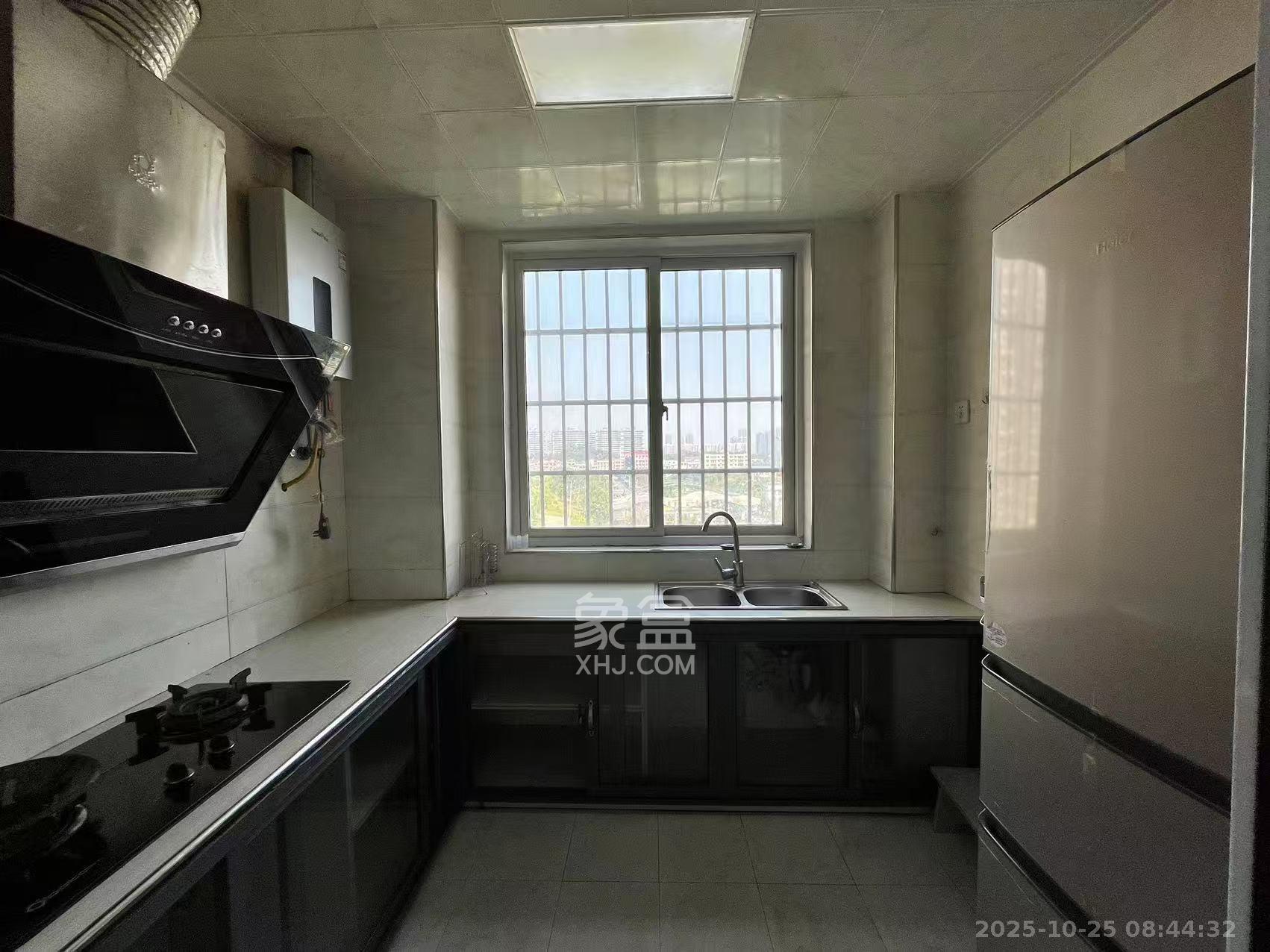 和润园一、二期 3室2厅2卫 2100.0元/月 和润园一、二期 3室2厅2卫 2100.0元/月室内图