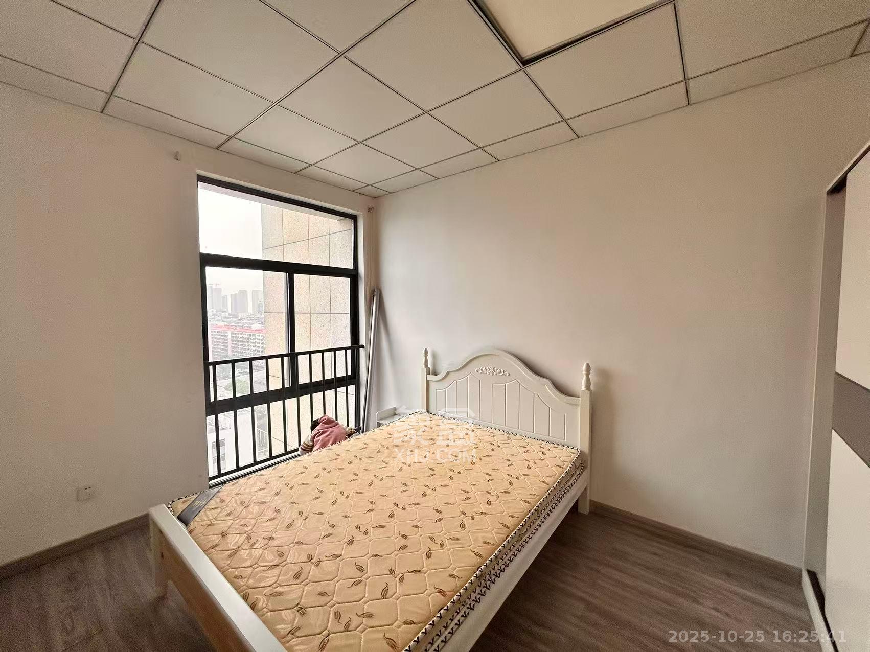 江南华府  1室1厅1卫    1700.0元/月室内图