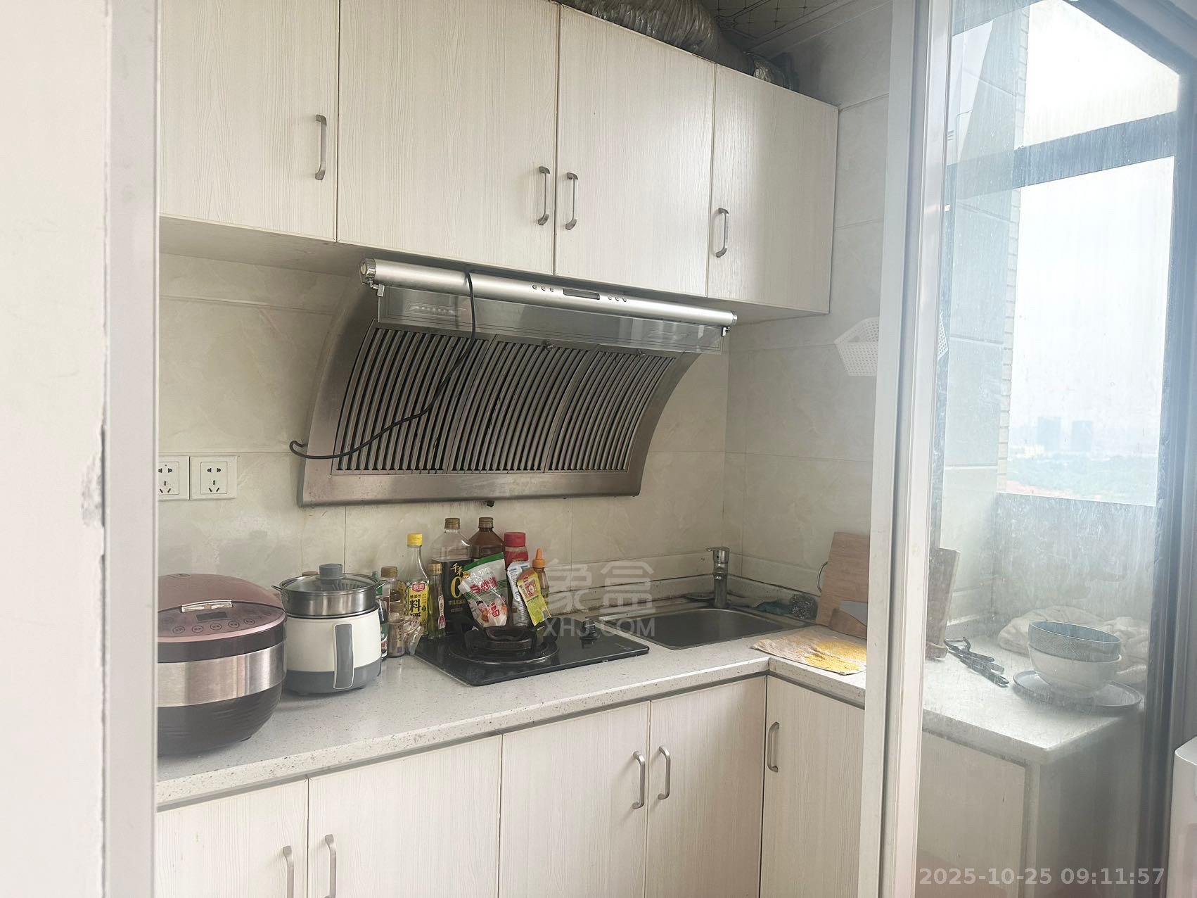 龙腾国际 1室1厅1卫 1100.0元/月 龙腾国际 1室1厅1卫 1100.0元/月室内图