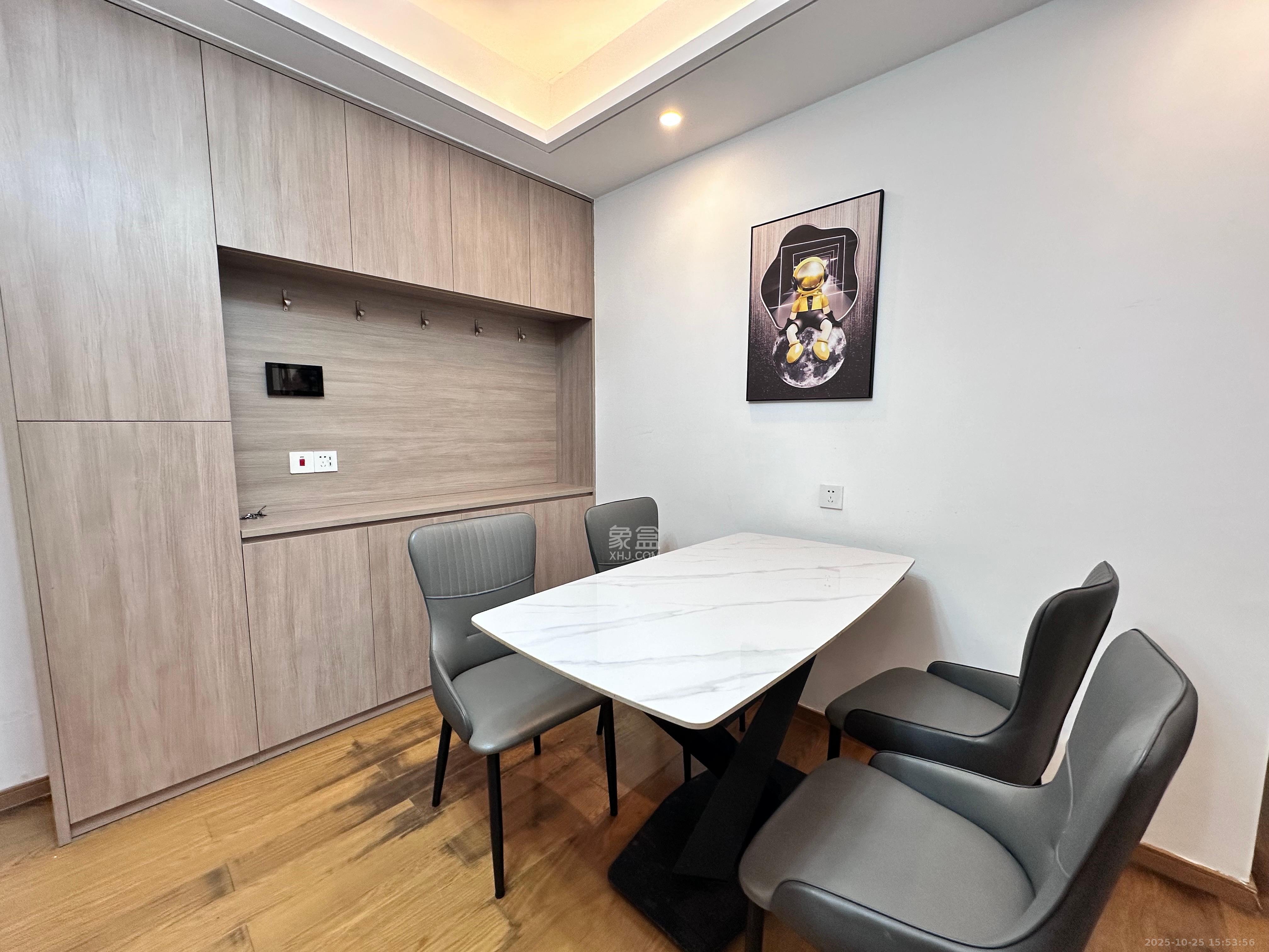 清控湖山雅居北区  3室2厅2卫    2700.0元/月 清控湖山雅居北区  3室2厅2卫    2700.0元/月室内图