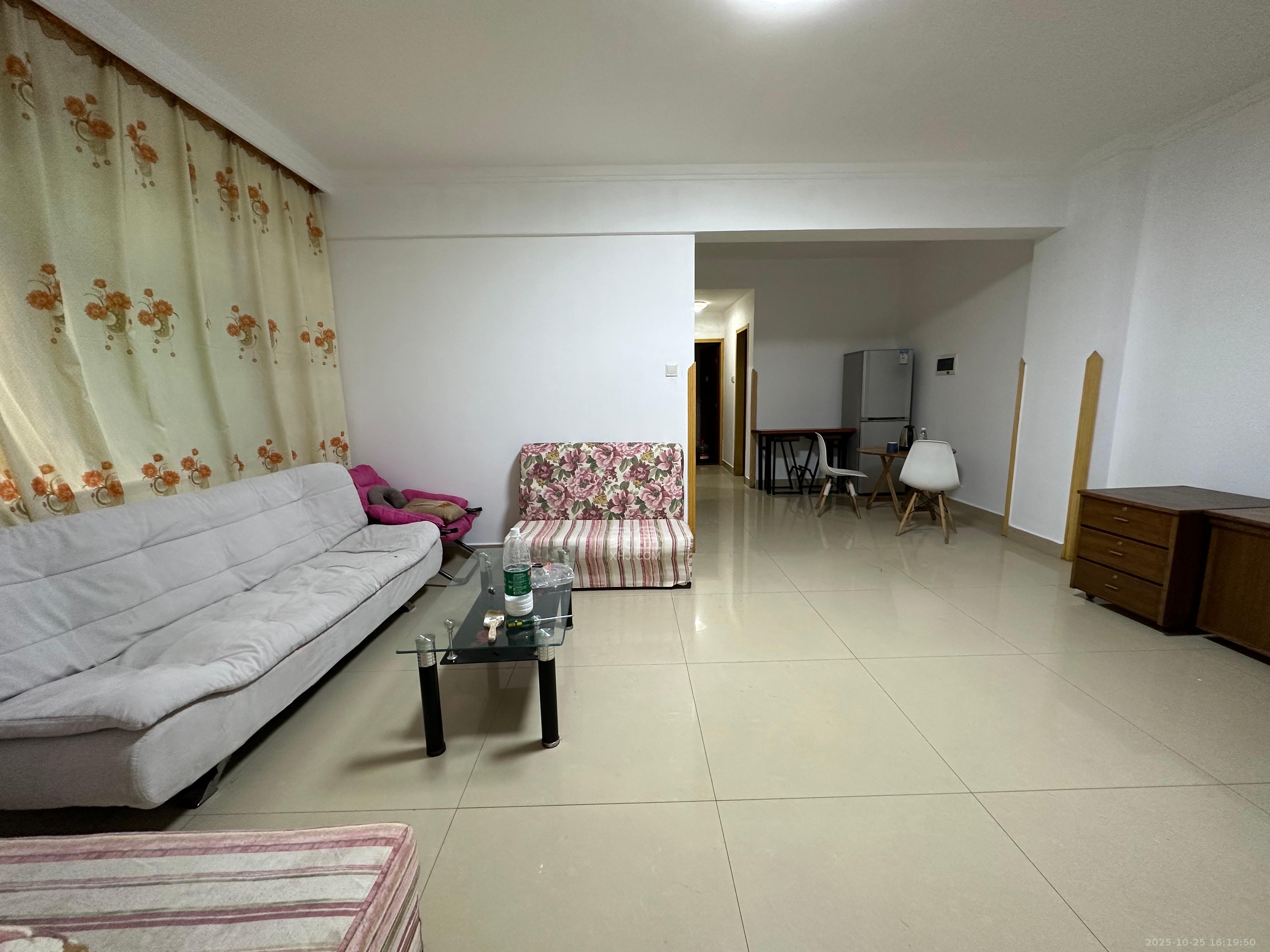 高桥财富大厦  3室1厅1卫    2100.0元/月 高桥财富大厦  3室1厅1卫    2100.0元/月室内图