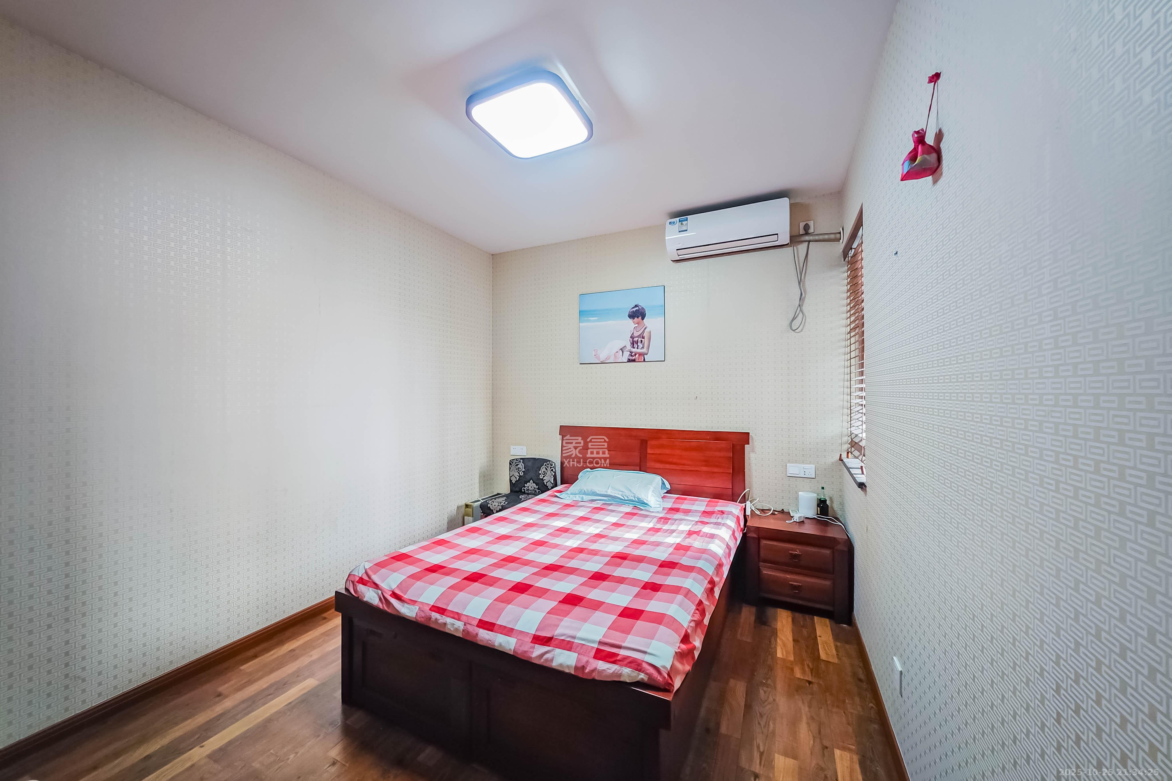 融科东南海  2室1厅1卫    80.0万 融科东南海  2室1厅1卫    80.0万卧室