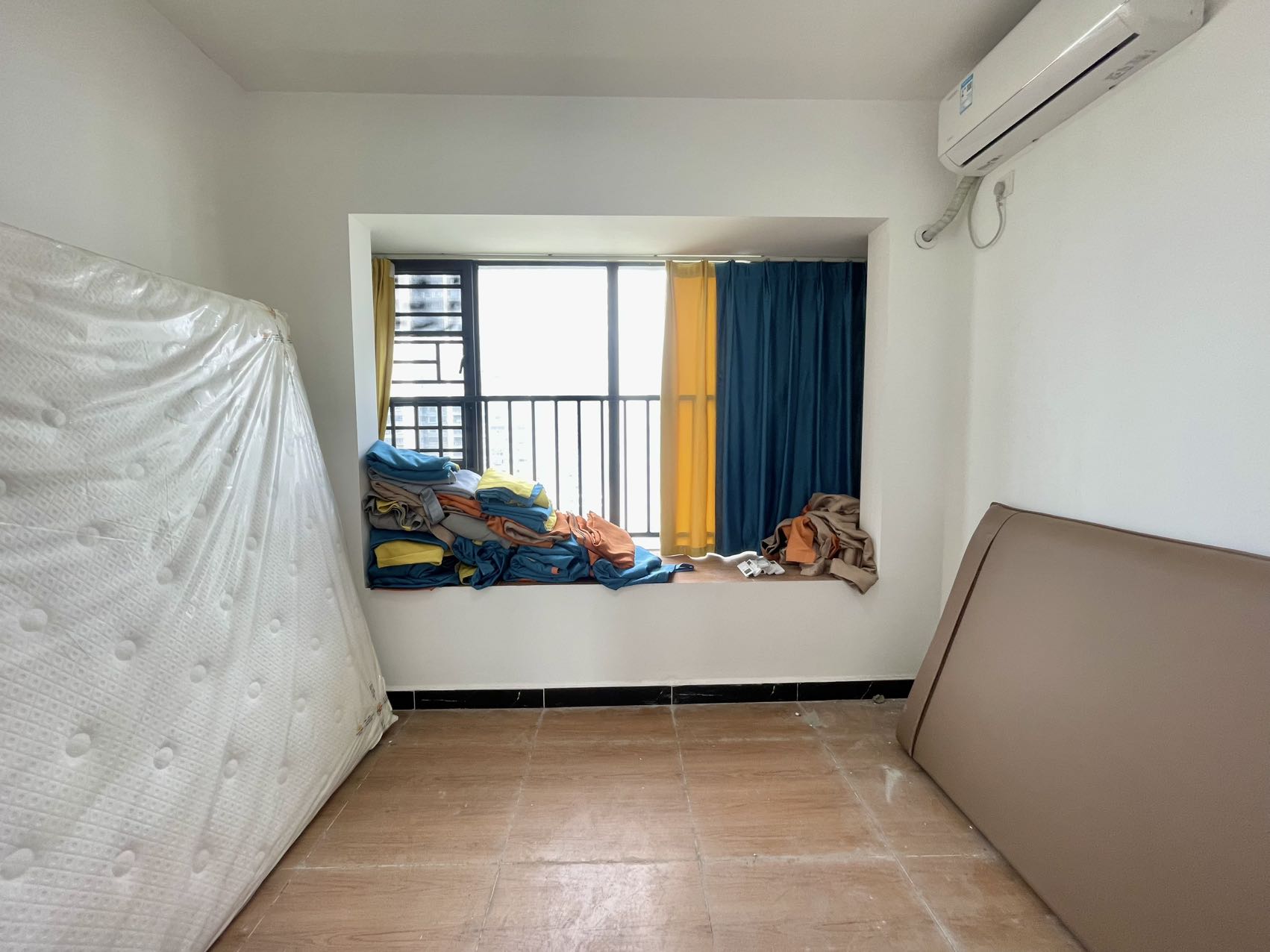 坡博家园四区  5室2厅2卫    3600.0元/月 坡博家园四区  5室2厅2卫    3600.0元/月室内图