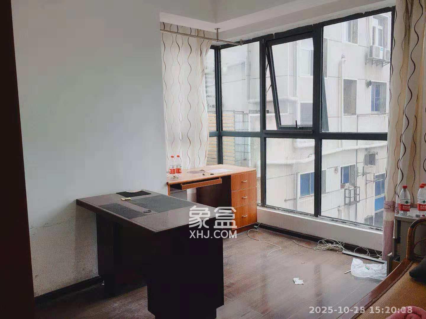 中天广场  2室1厅1卫    2900.0元/月 中天广场  2室1厅1卫    2900.0元/月室内图1