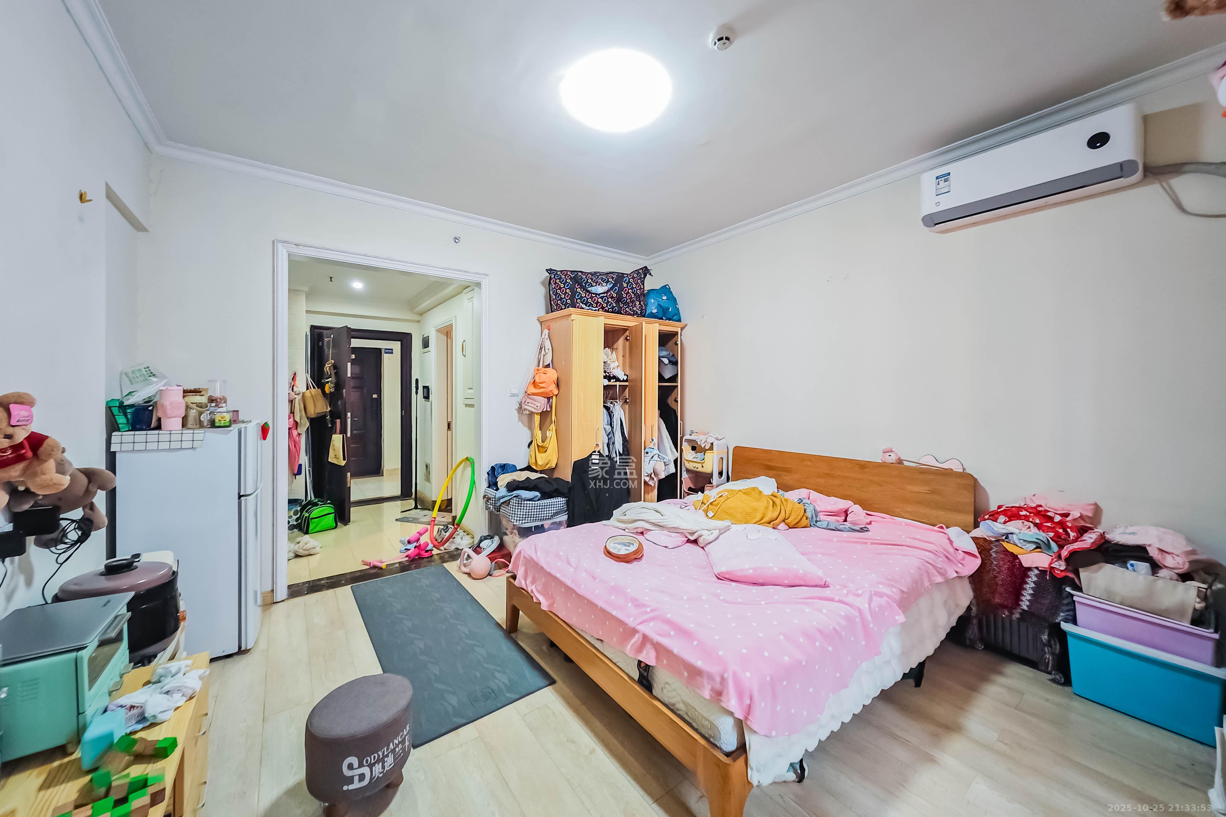 五江天街北区  1室1厅1卫    24.8万客厅