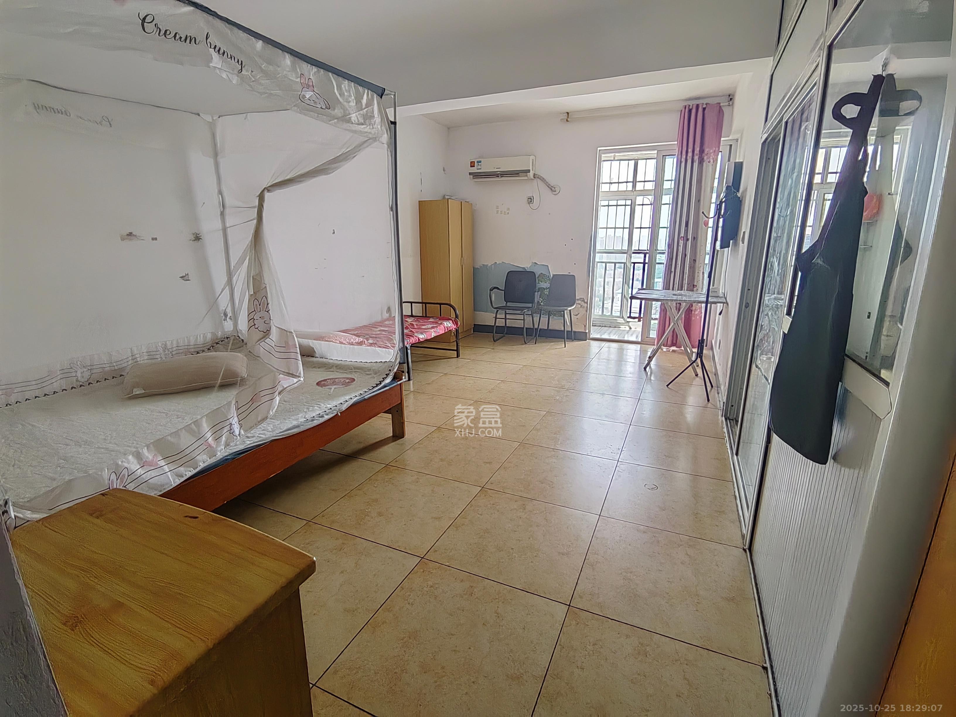 世景华庭  1室1厅1卫    1000.0元/月 世景华庭  1室1厅1卫    1000.0元/月室内图