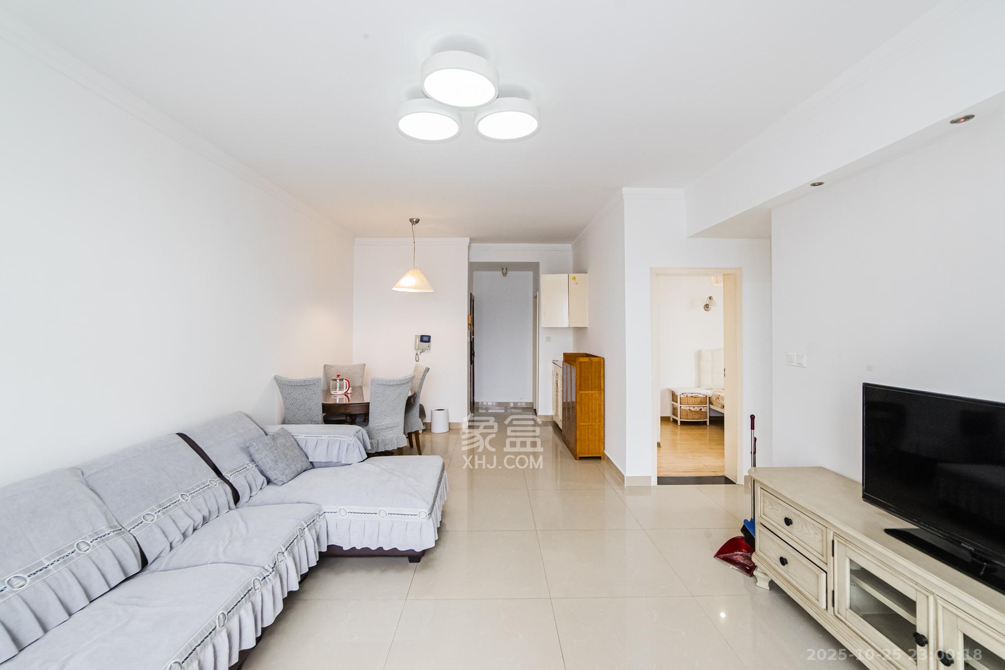 顺天黄金海岸  2室1厅1卫    70.0万客厅