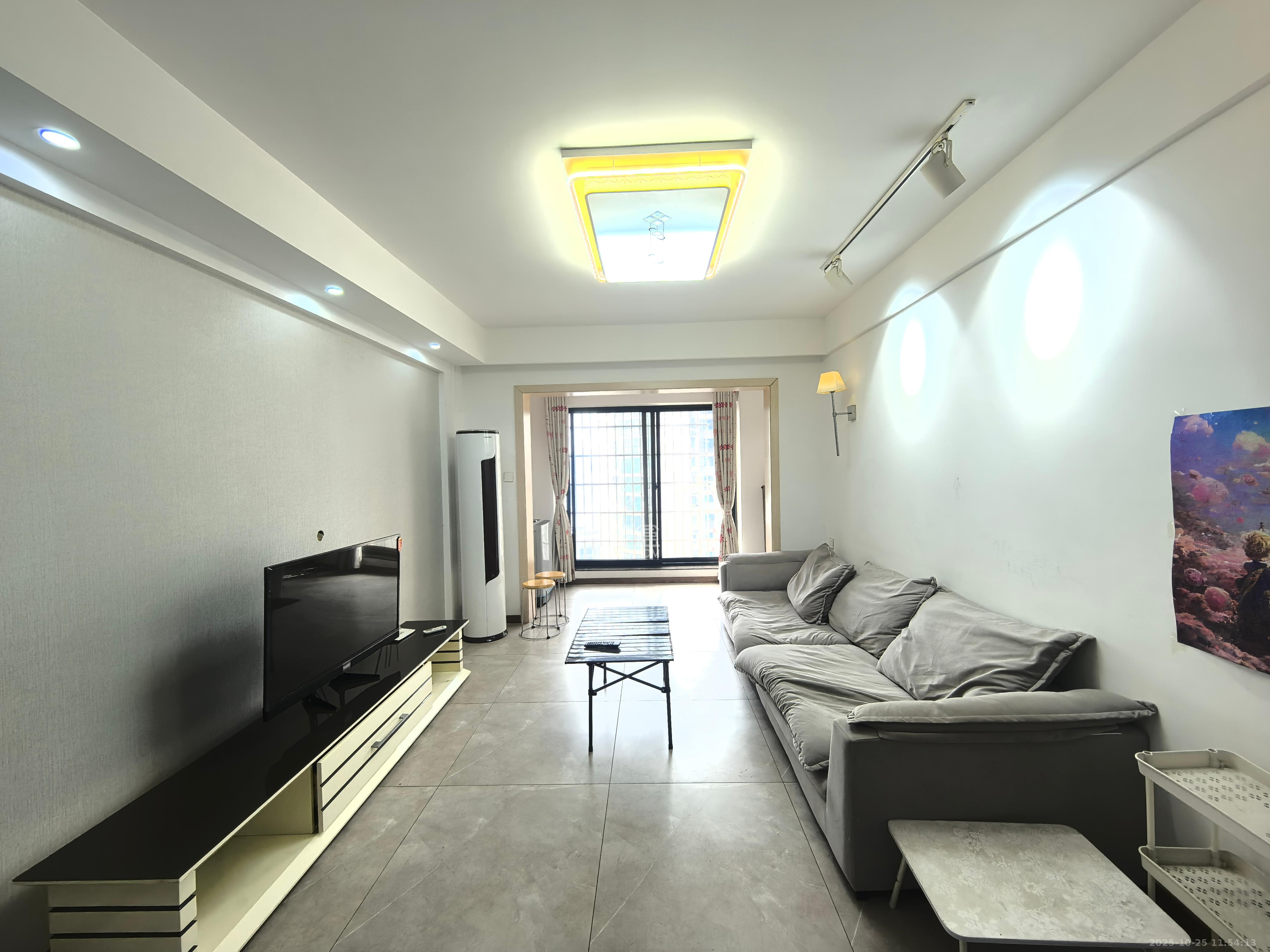 胜家雅苑  3室2厅1卫    2800.0元/月