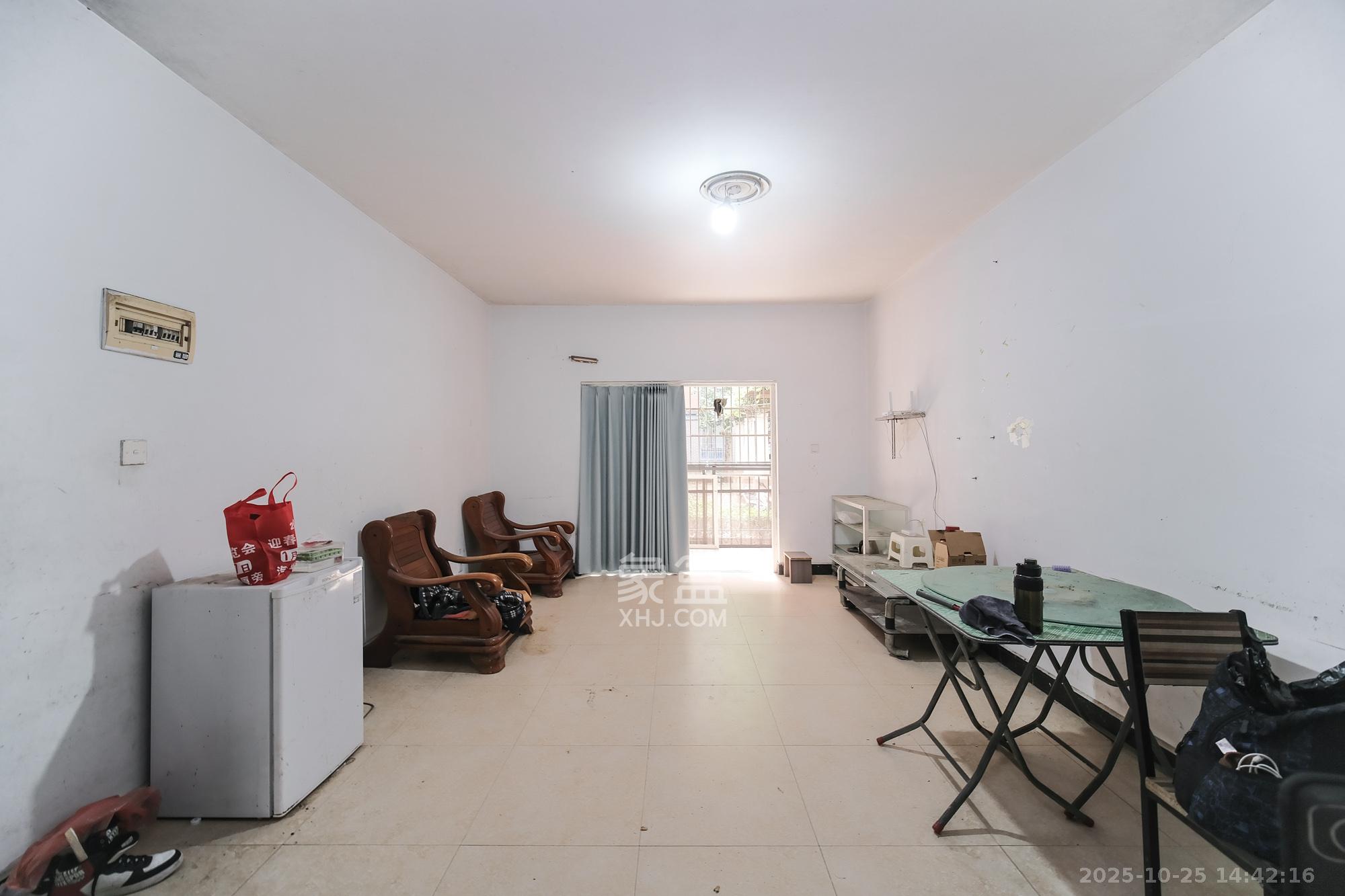 山水湾  1室2厅1卫    65.0万