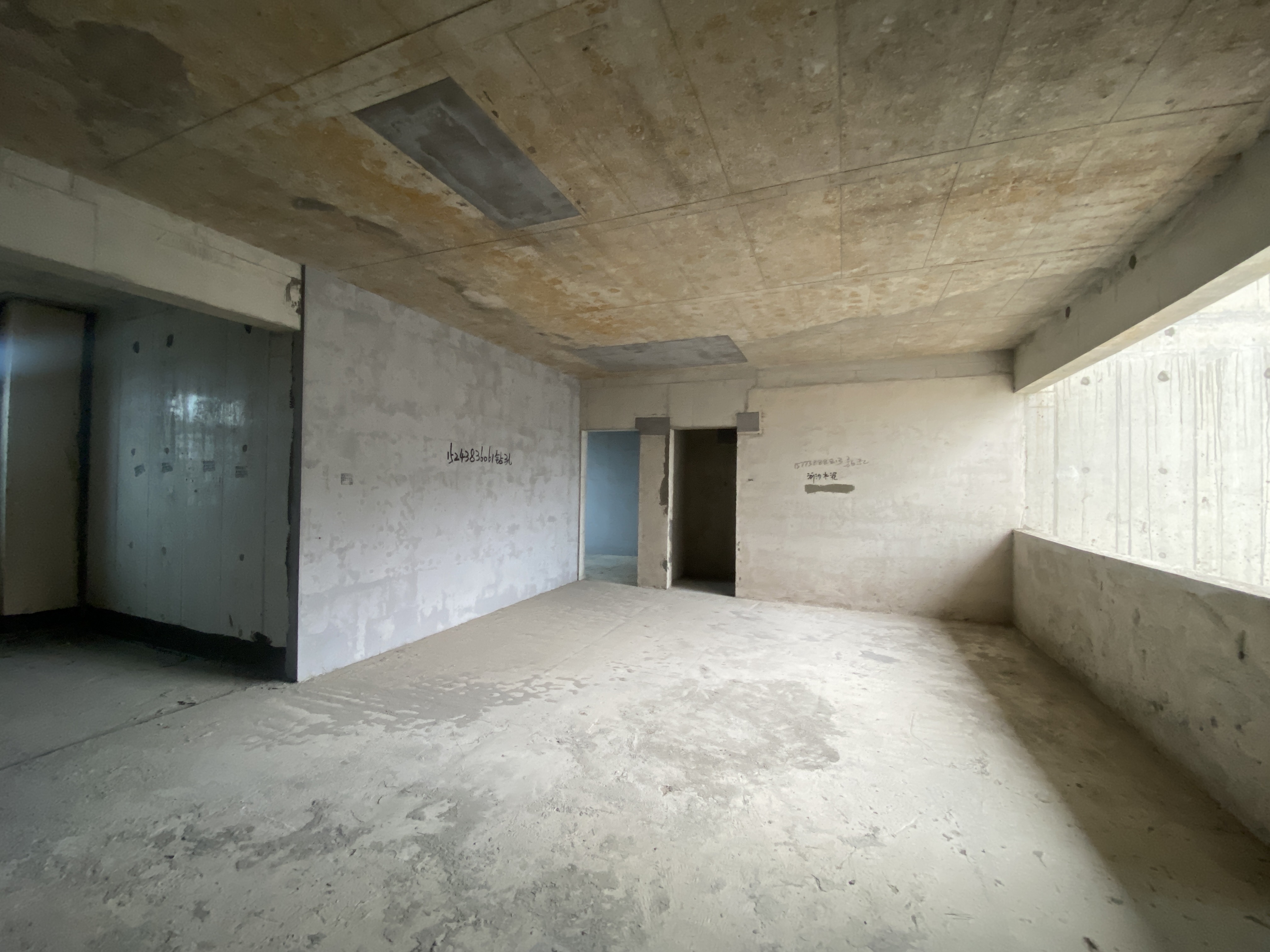 青春里  5室1厅1卫    135.0万 青春里  5室1厅1卫    135.0万