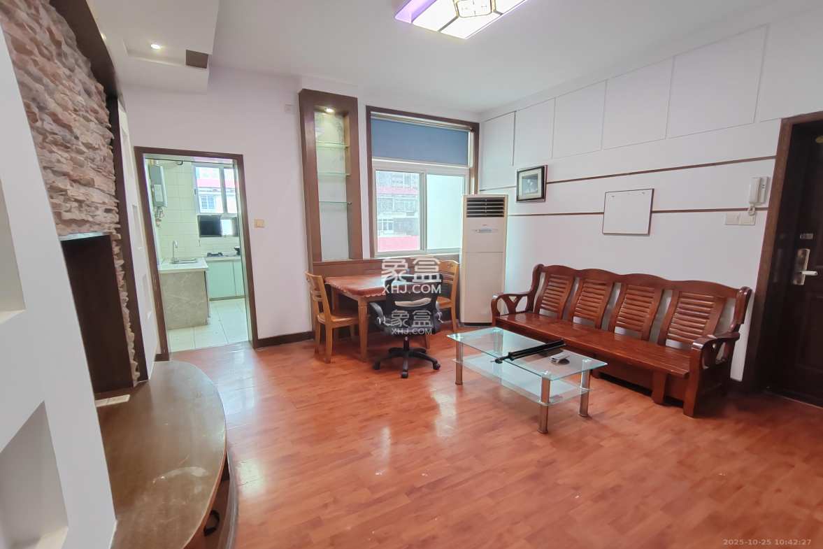 广电南院宿舍  3室1厅1卫    2100.0元/月 广电南院宿舍  3室1厅1卫    2100.0元/月室内图