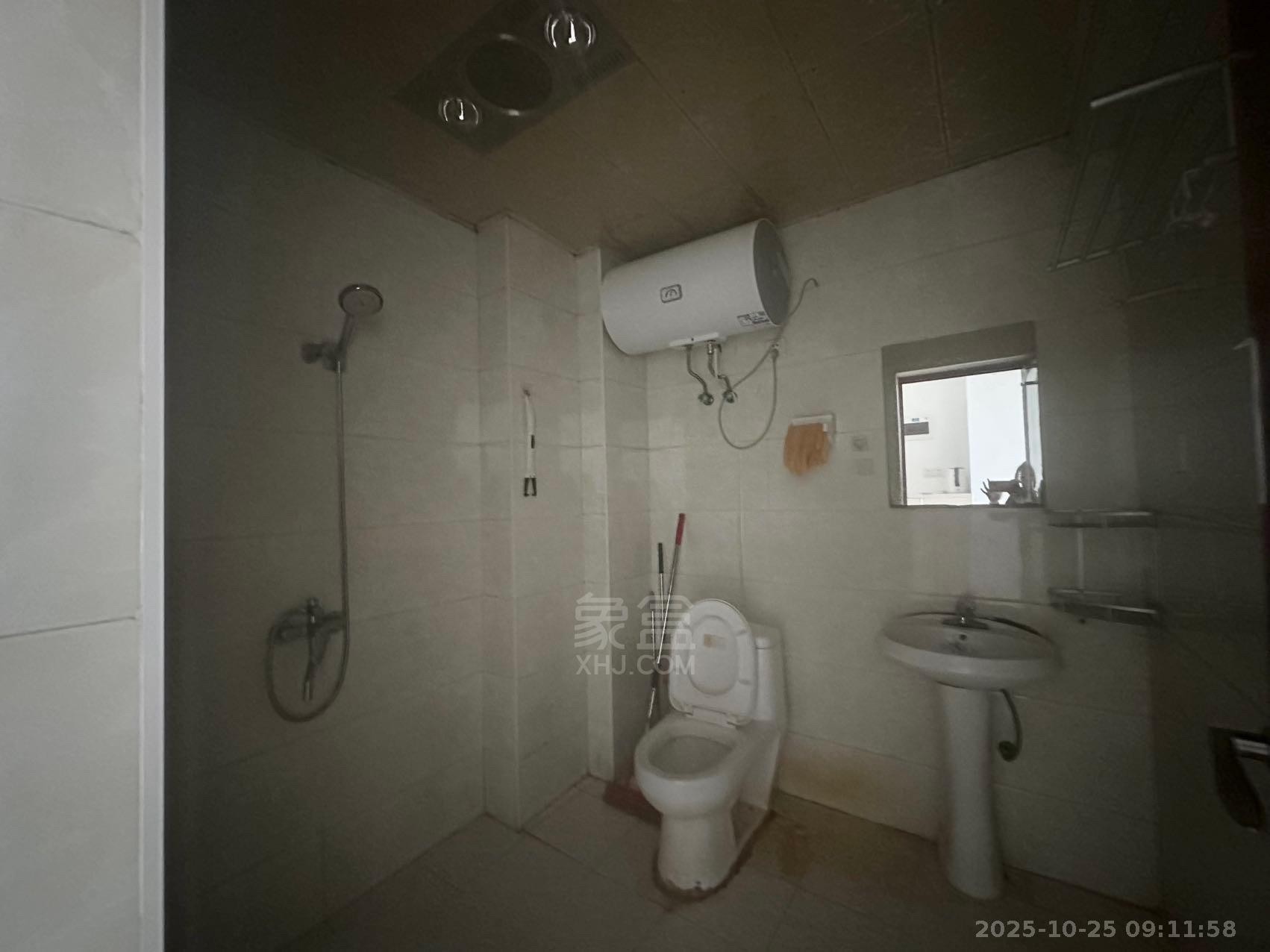 龙腾国际  1室1厅1卫    1100.0元/月室内图