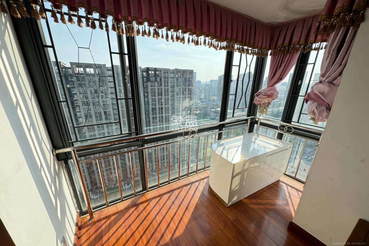 美林银谷  3室2厅2卫    3000.0元/月 美林银谷  3室2厅2卫    3000.0元/月室内图