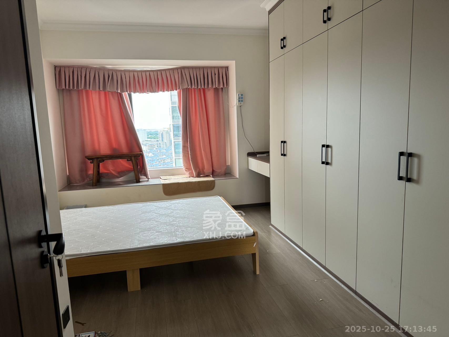 旭辉雨金广场  4室2厅2卫    3000.0元/月 旭辉雨金广场  4室2厅2卫    3000.0元/月室内图