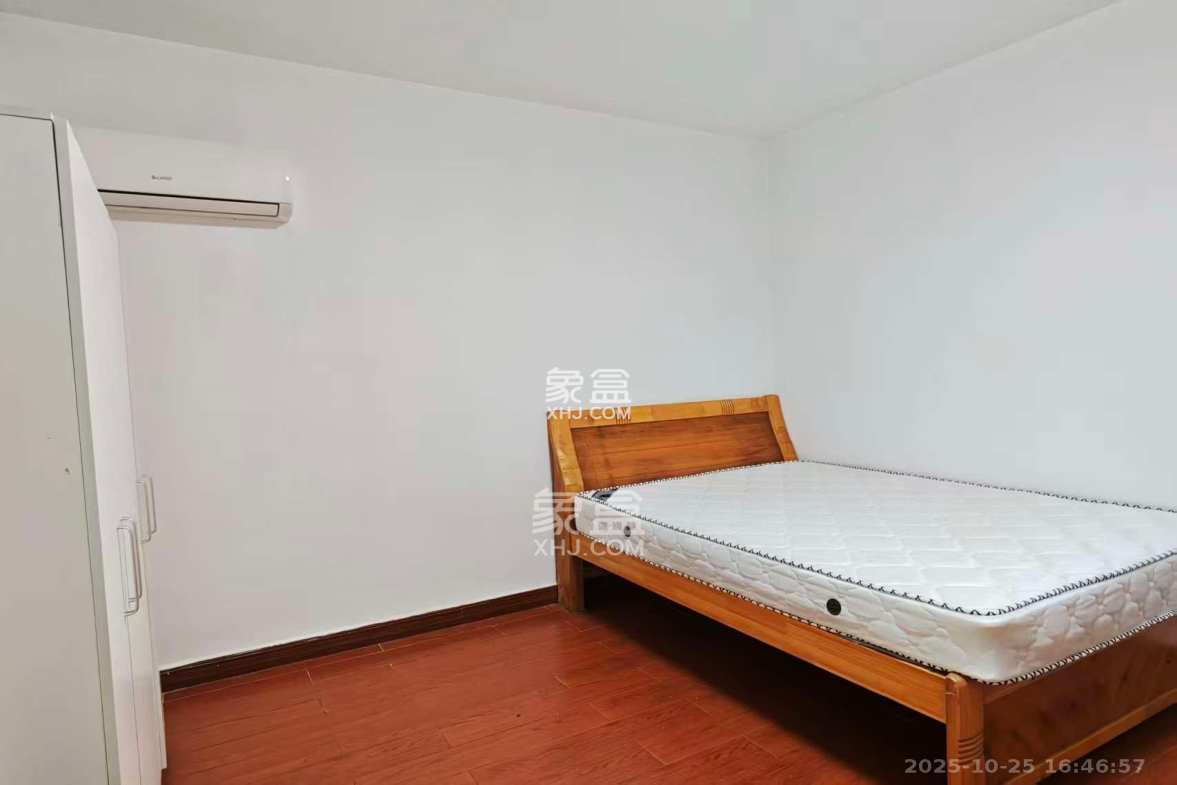 格林星城  1室2厅1卫    2800.0元/月 格林星城  1室2厅1卫    2800.0元/月室内图