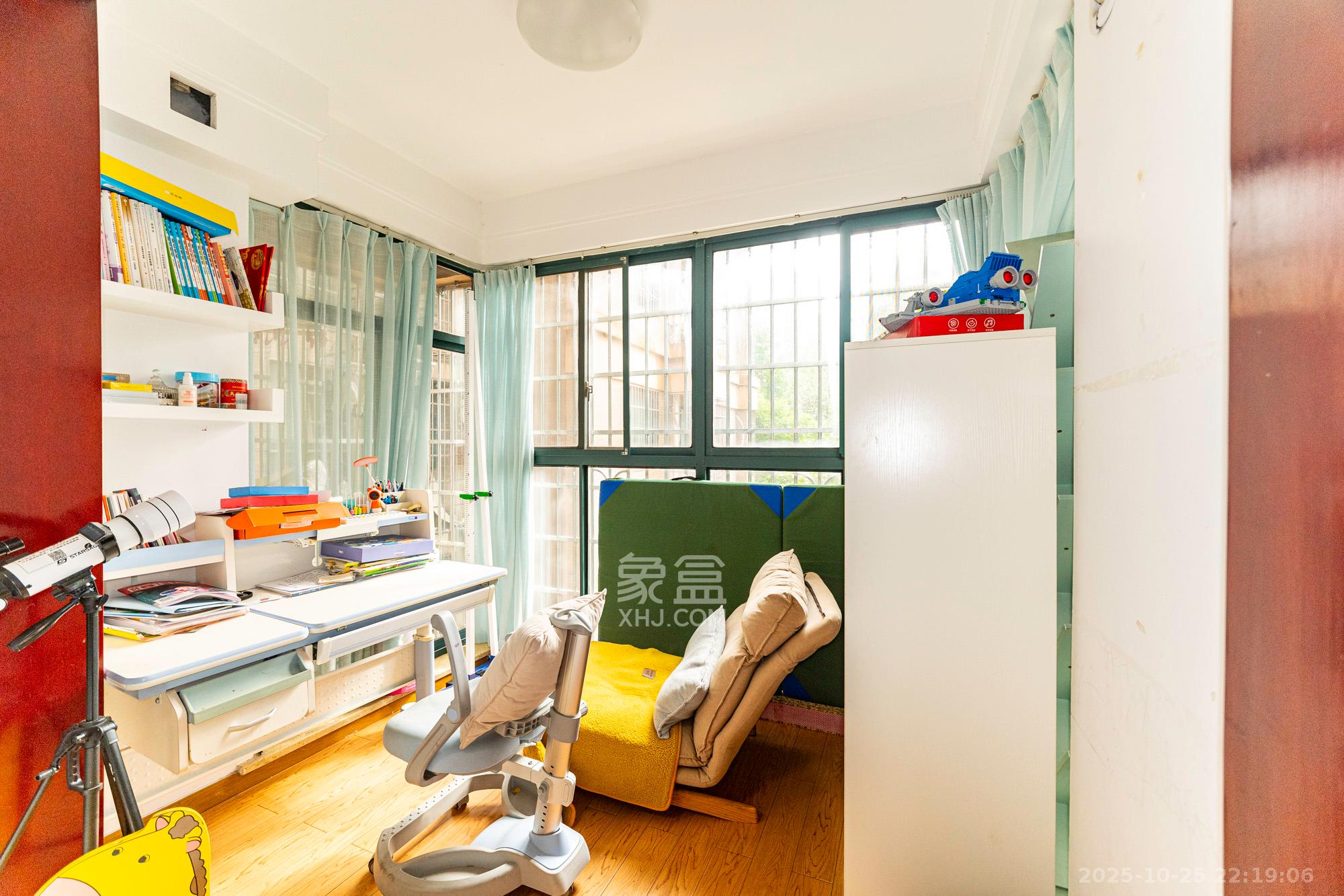 筑梦佳园 4室2厅2卫 79.8万 筑梦佳园 4室2厅2卫 79.8万阳台