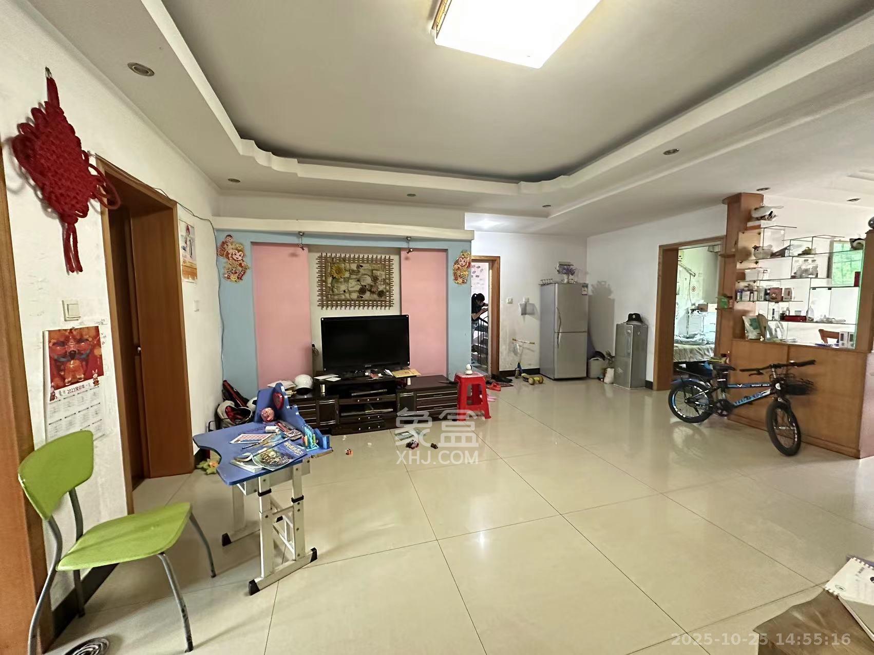 中南汽车世界  3室2厅2卫    1250.0元/月 中南汽车世界  3室2厅2卫    1250.0元/月室内图