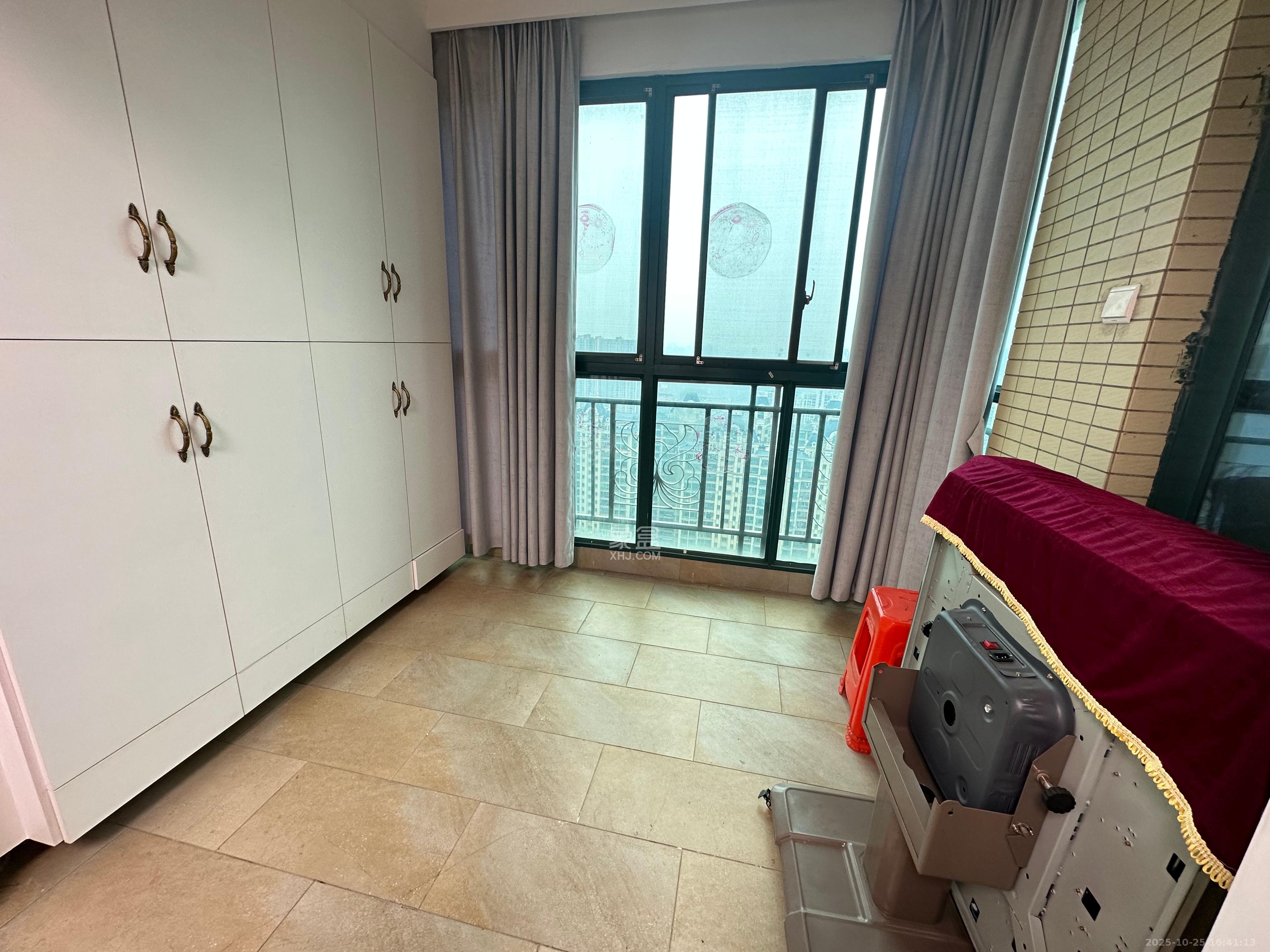 恒大华府  4室2厅2卫    5000.0元/月室内图