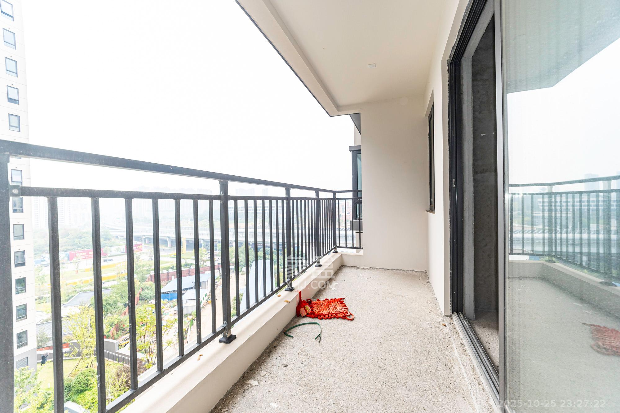 和顺府  3室2厅2卫    90.0万阳台