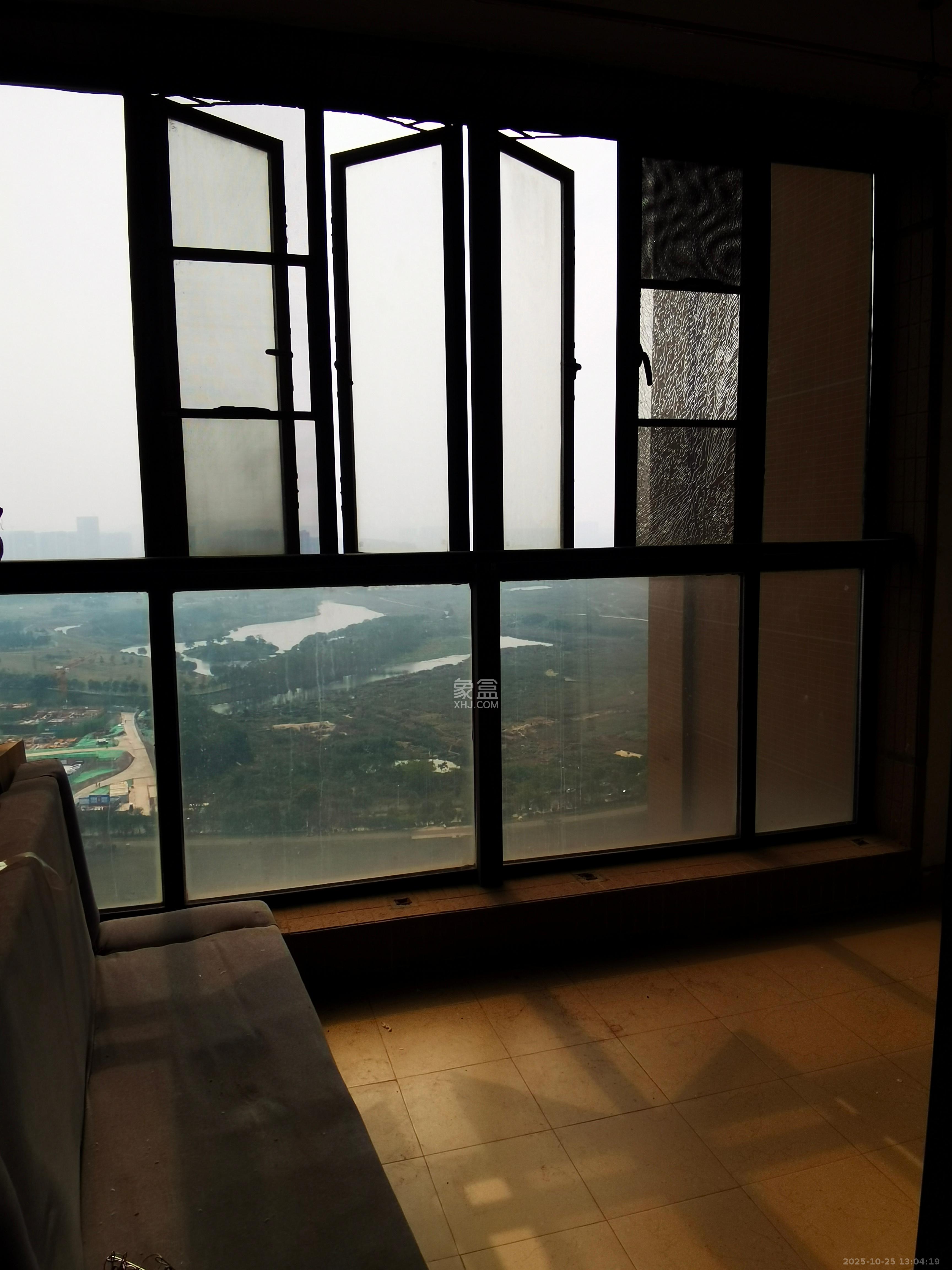 中海国际一期  4室2厅2卫    2500.0元/月室内图