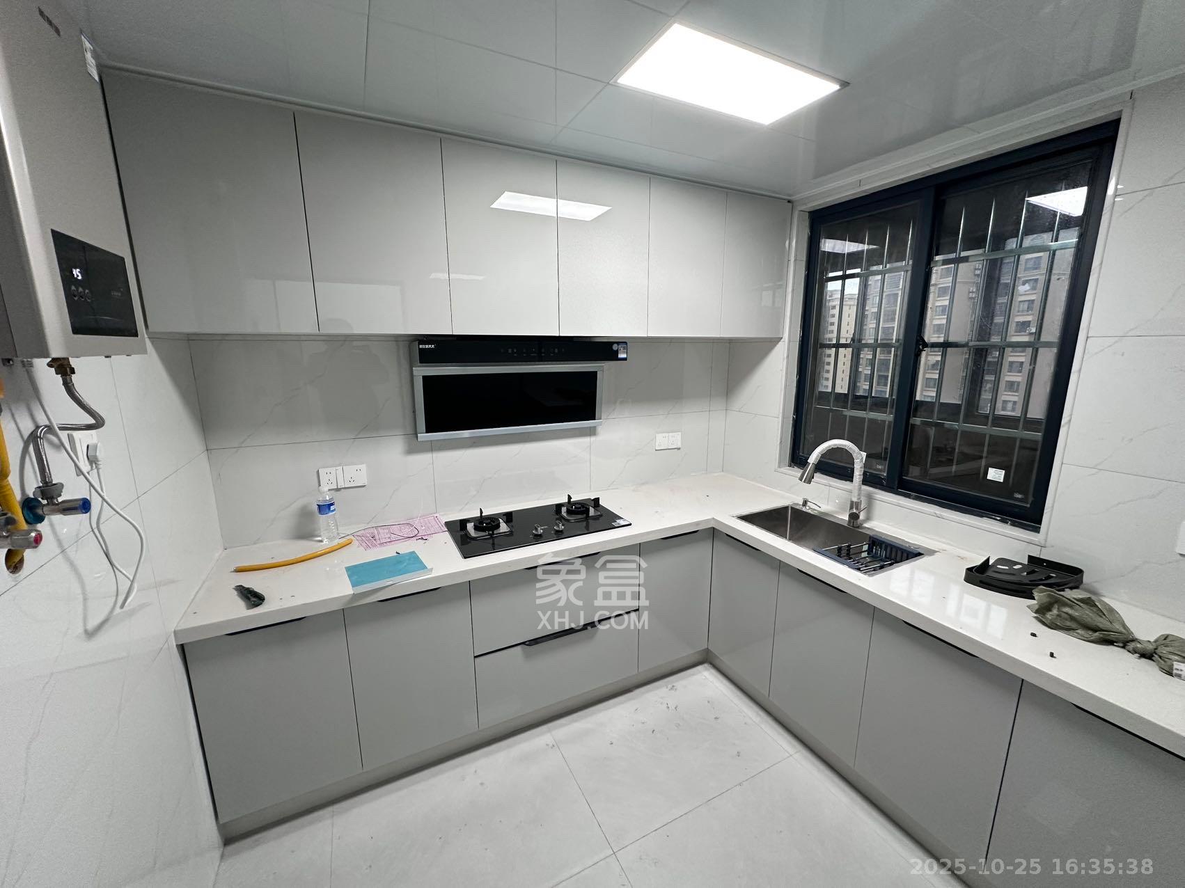 邦盛水岸御园  4室2厅2卫    2400.0元/月室内图