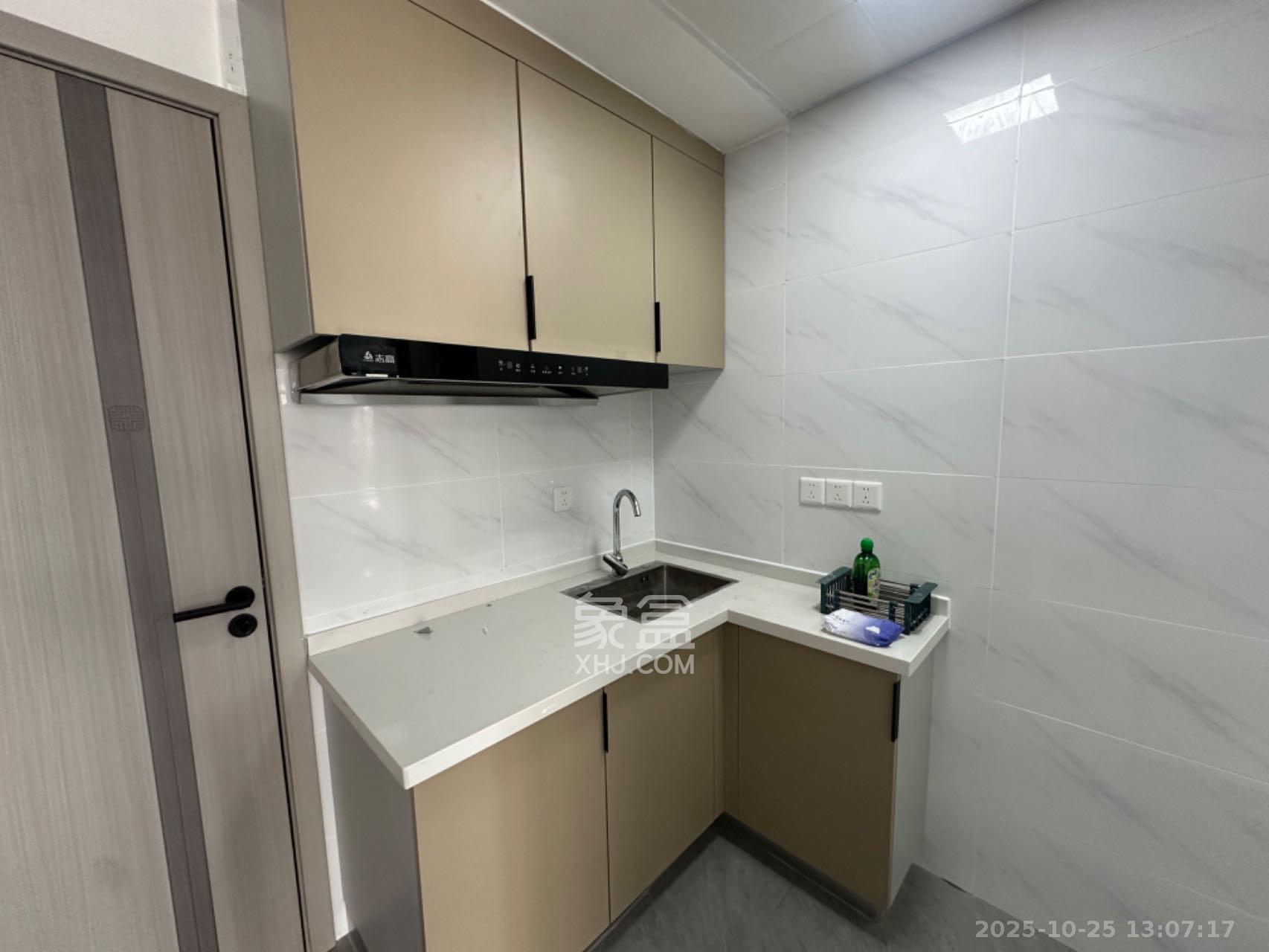 嘉雨东苑  1室1厅1卫    2000.0元/月 嘉雨东苑  1室1厅1卫    2000.0元/月室内图