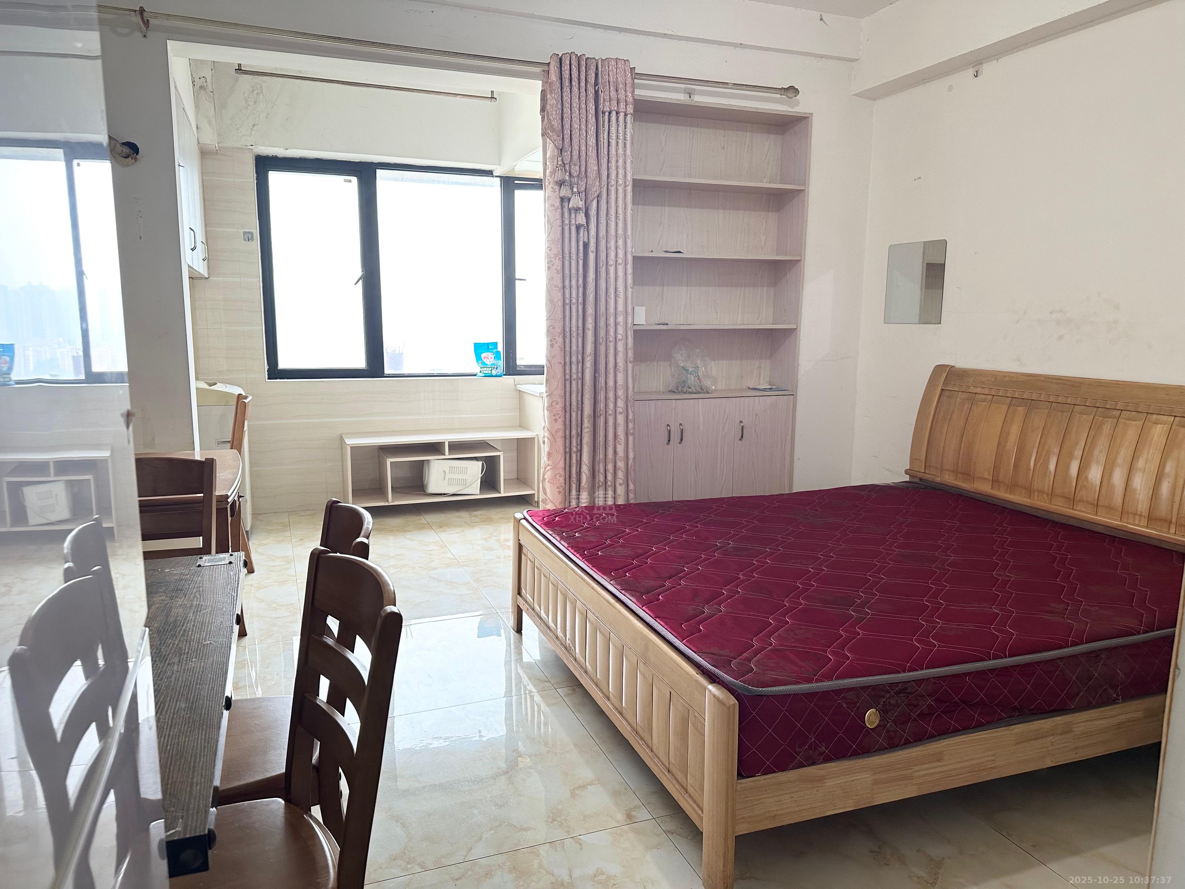 龙腾国际  1室1厅1卫    1000.0元/月