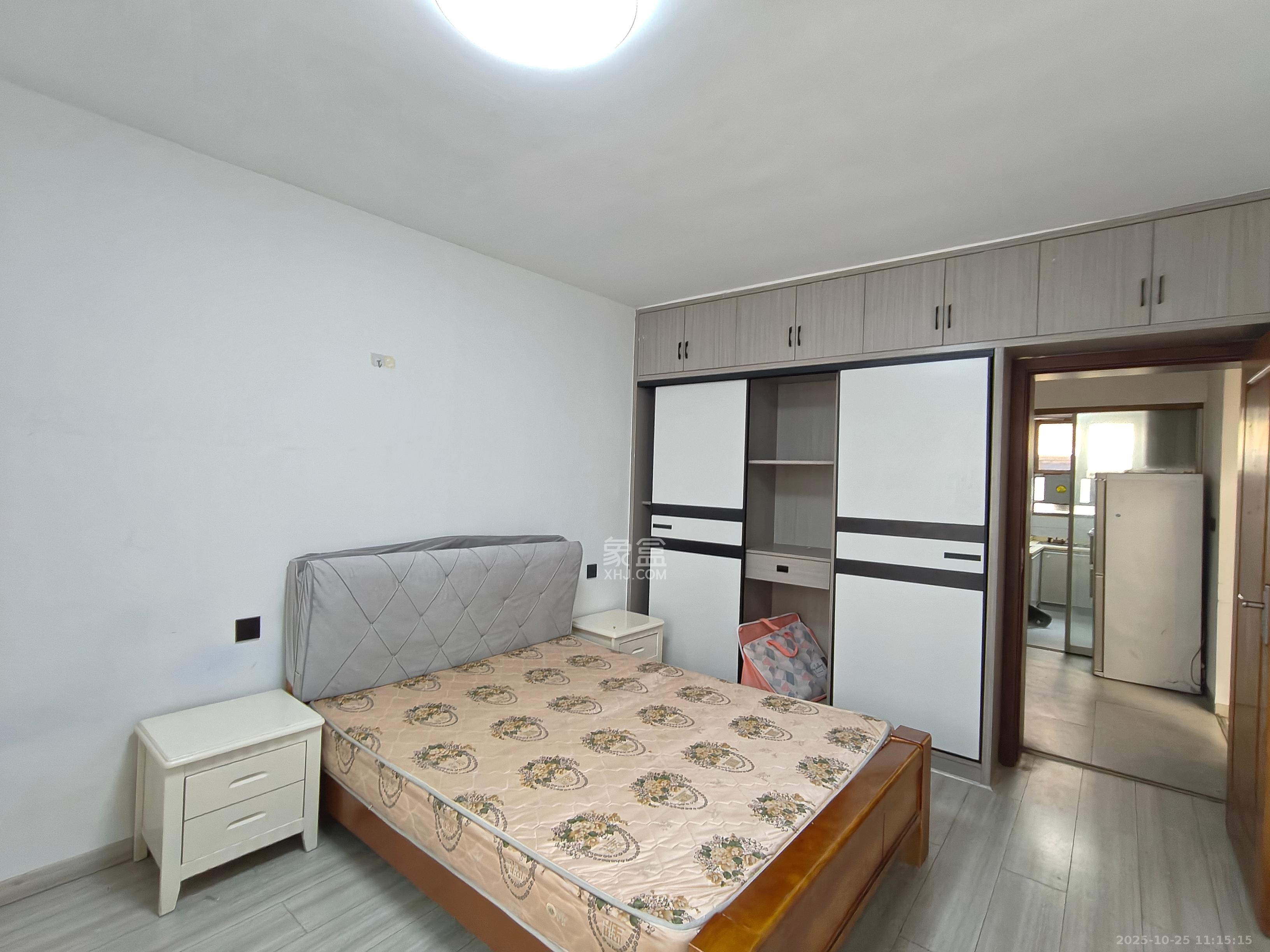 乔庄社区  3室1厅1卫    2200.0元/月室内图