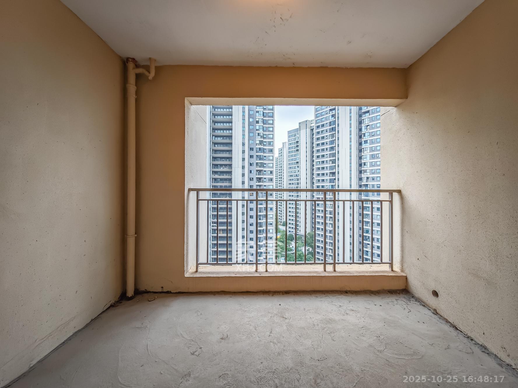 长沙雅居乐花园  1室0厅0卫    69.8万阳台