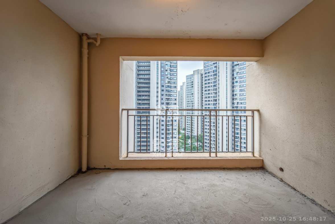 长沙雅居乐花园 1室0厅0卫 69.8万 长沙雅居乐花园 1室0厅0卫 69.8万阳台