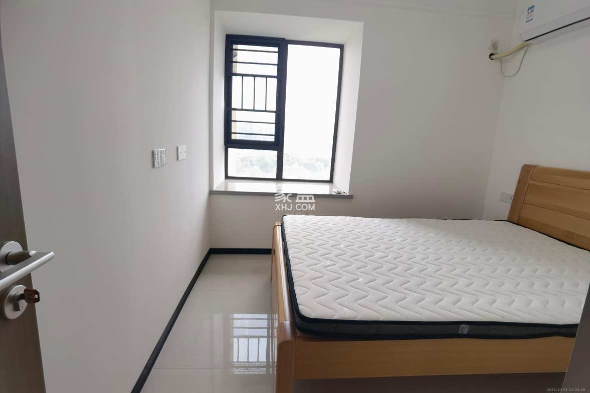 蓝光雍锦府  4室2厅2卫    3000.0元/月 蓝光雍锦府  4室2厅2卫    3000.0元/月室内图