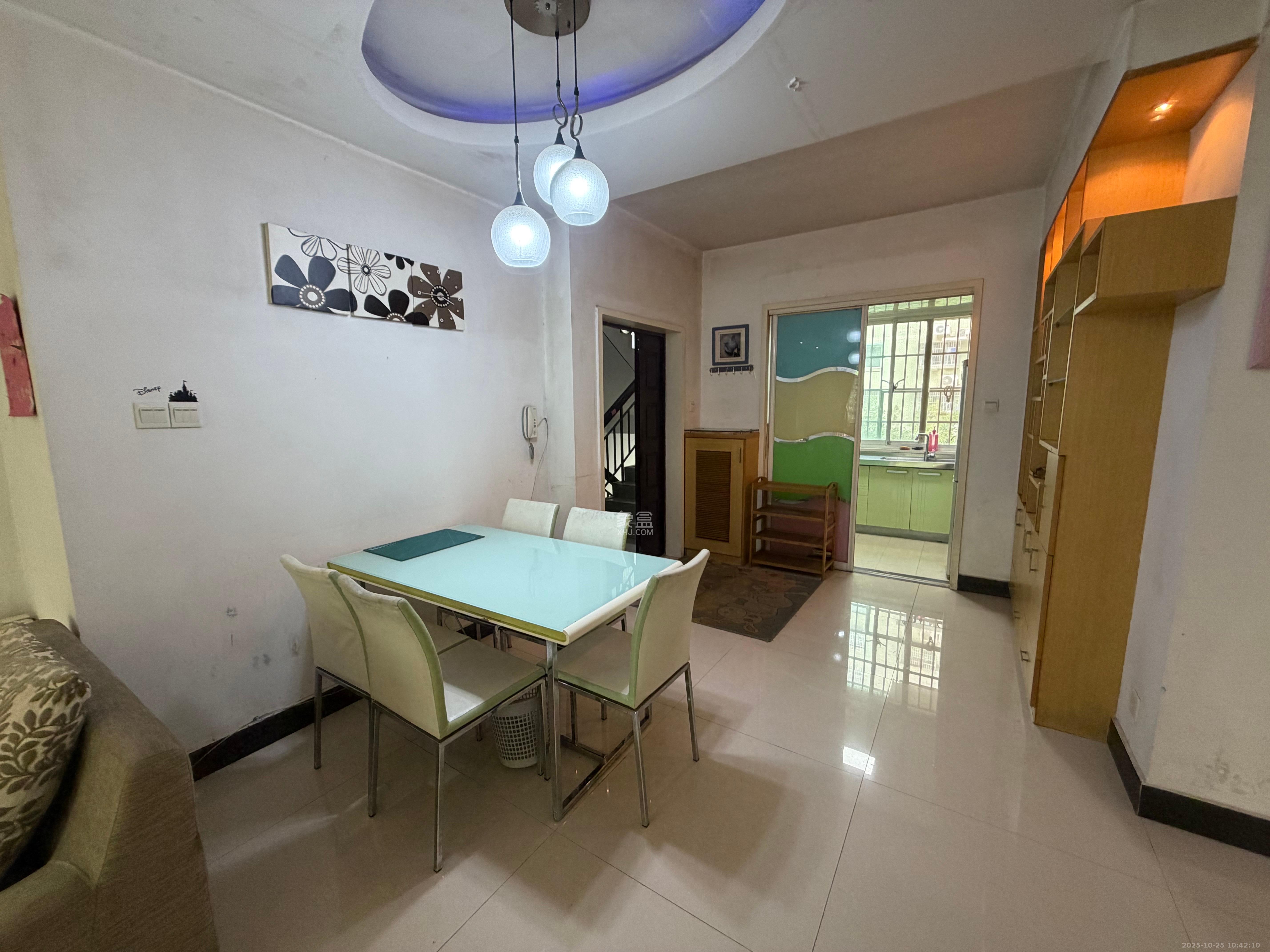 四季美景三期（四季美景水木轩）  1室2厅1卫    2000.0元/月室内图