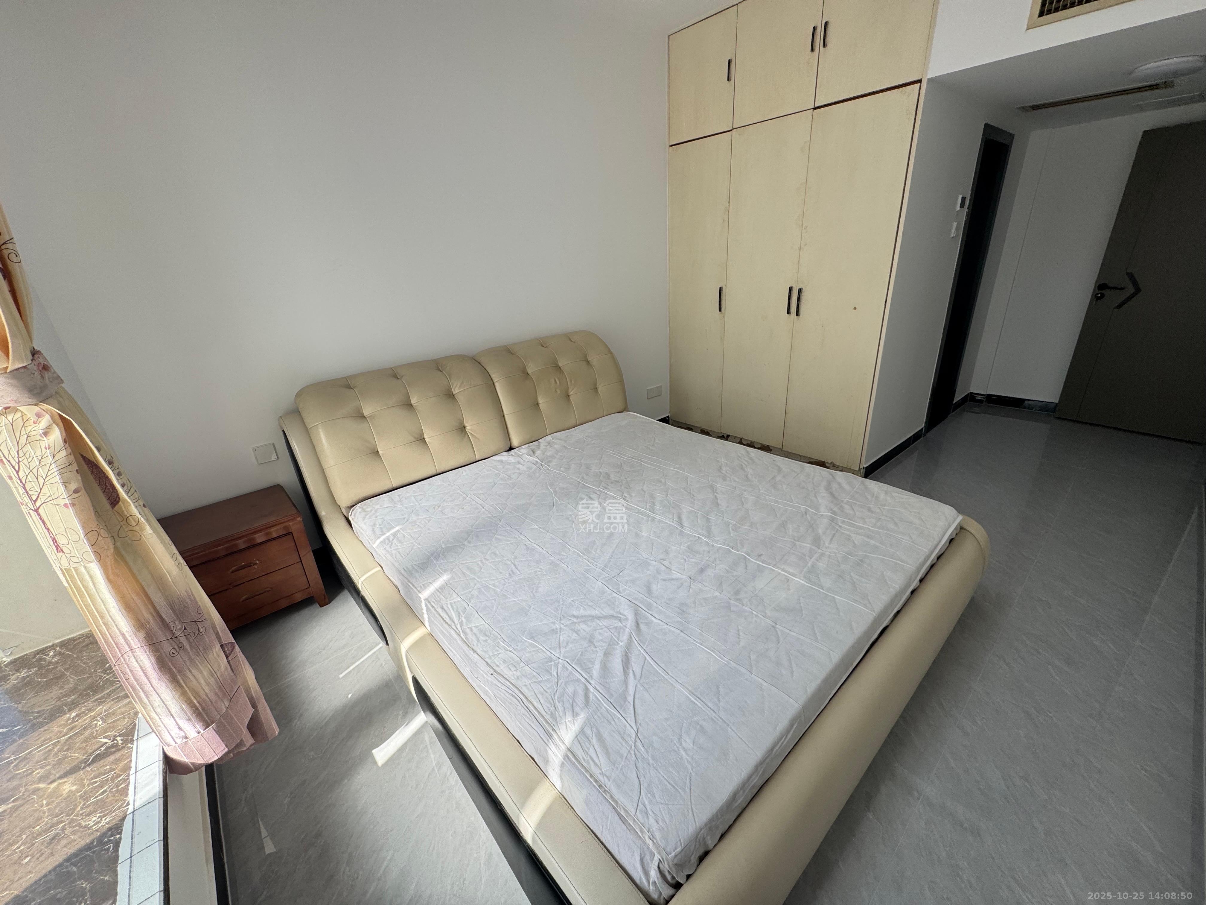 地质家园一、二期（地泰人民公馆）  3室2厅1卫    3500.0元/月室内图