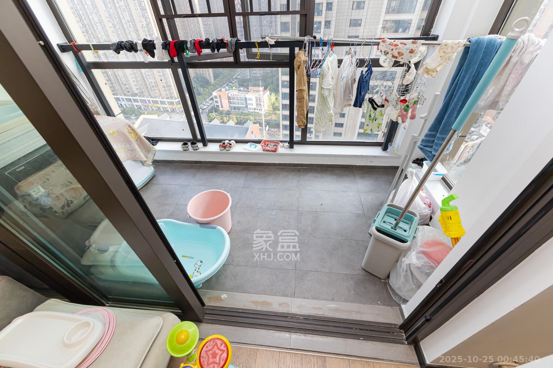 润和滨江府  1室0厅0卫    93.0万 润和滨江府  1室0厅0卫    93.0万阳台