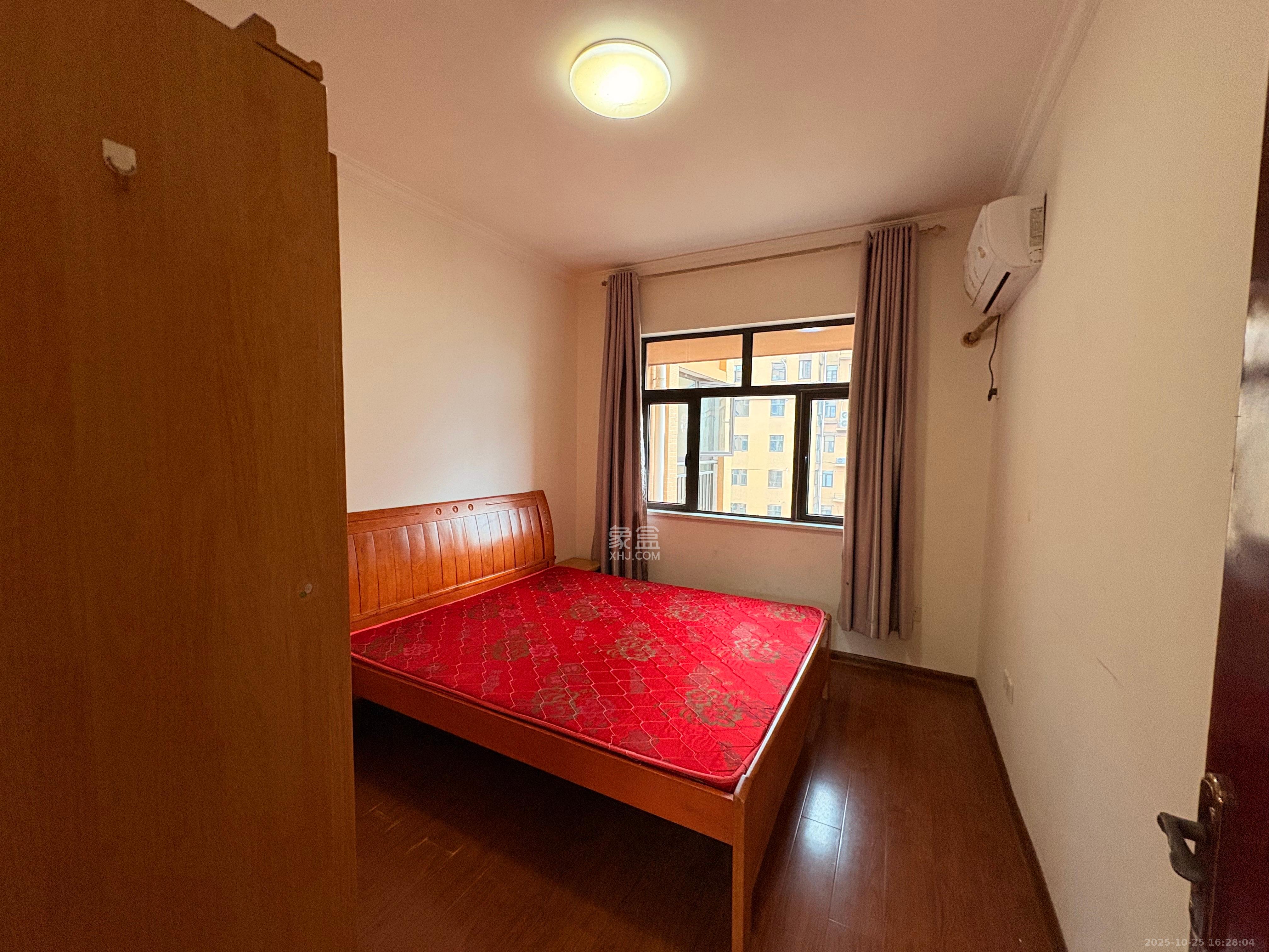 德润小区（丰升德润小区）  4室2厅1卫    2500.0元/月室内图