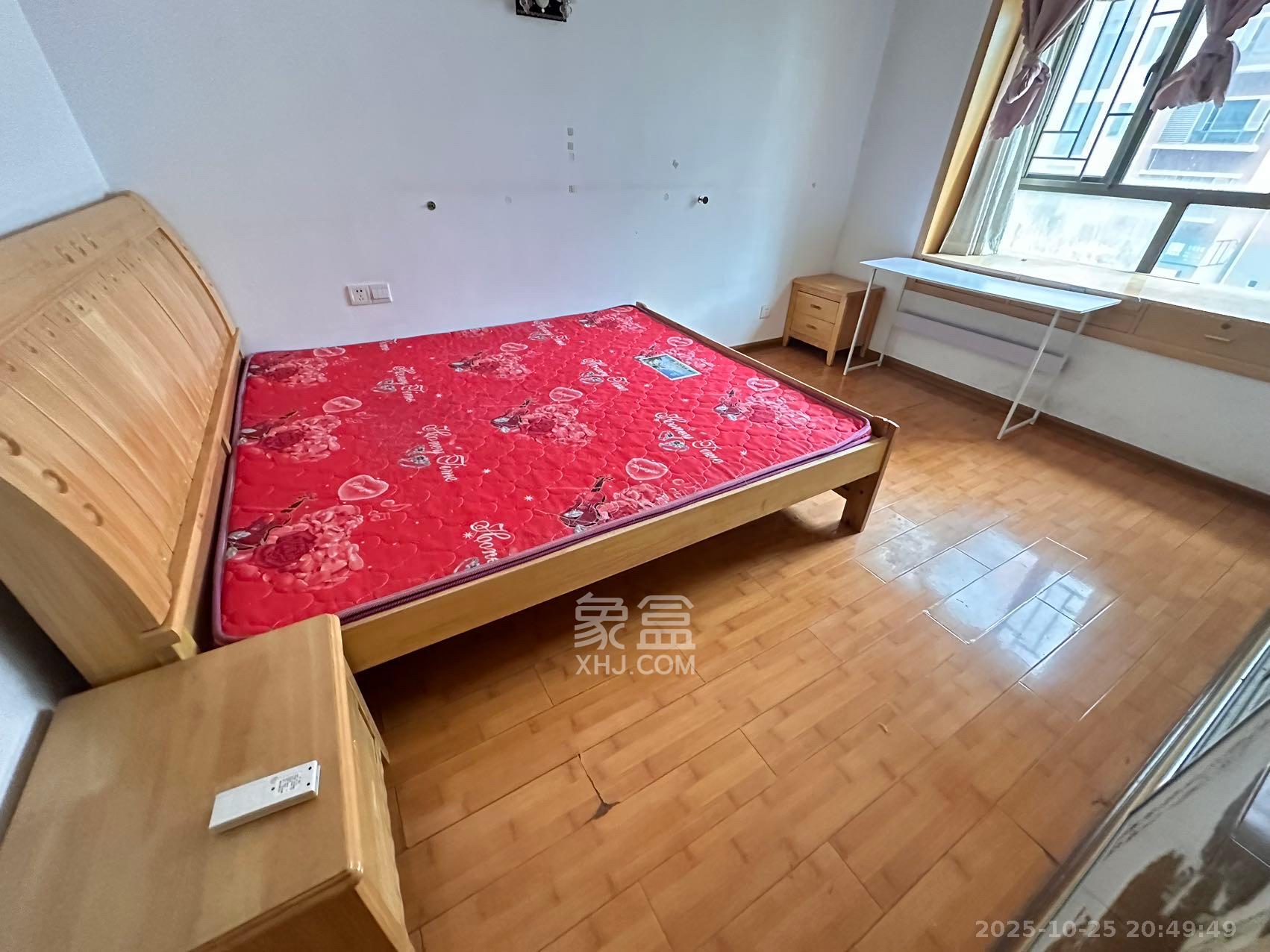 德庆水韵山城  2室1厅1卫    1700.0元/月室内图