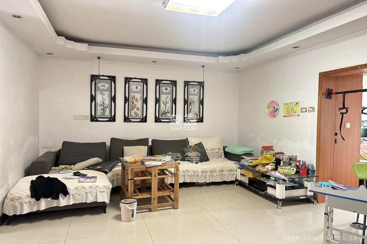 中南汽车世界  3室2厅2卫    1250.0元/月 中南汽车世界  3室2厅2卫    1250.0元/月室内图