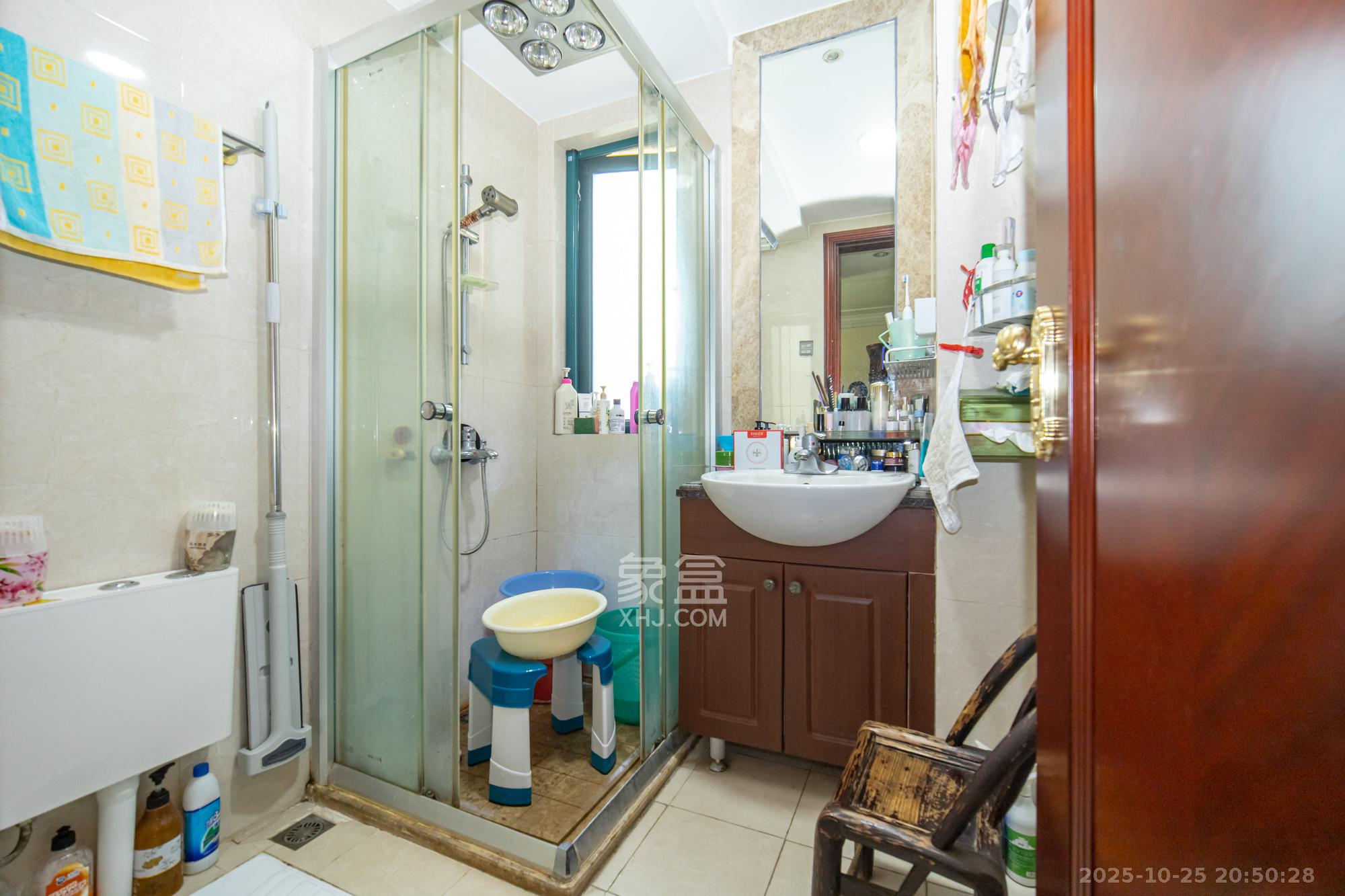 恒大雅苑 2室2厅1卫 78.0万 恒大雅苑 2室2厅1卫 78.0万卫生间