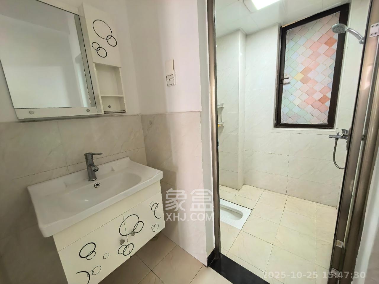 华润置地广场二期 3室2厅2卫 2000.0元/月 华润置地广场二期 3室2厅2卫 2000.0元/月室内图