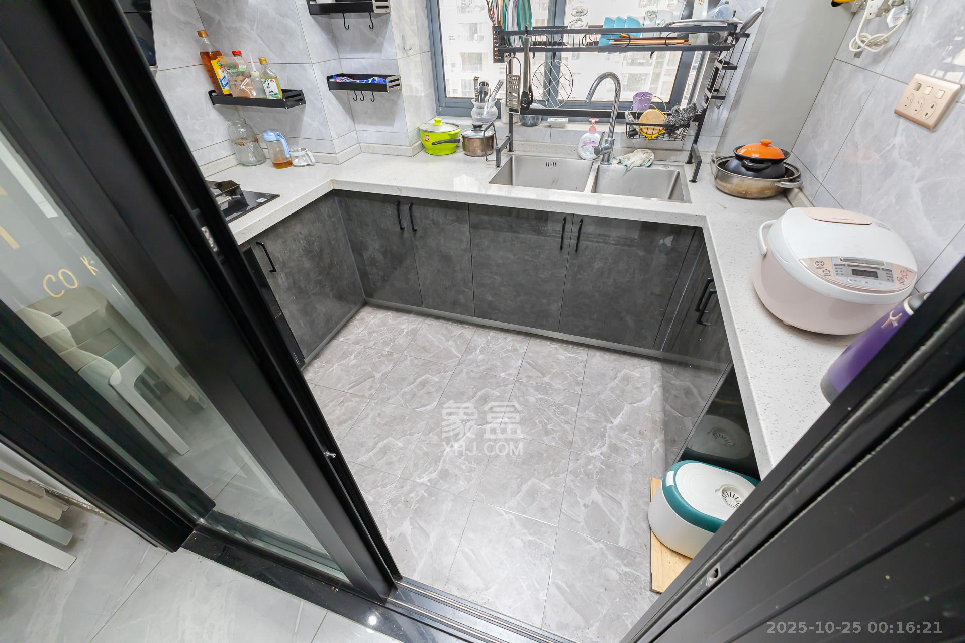 明发阅江悦府  3室2厅2卫    102.8万 明发阅江悦府  3室2厅2卫    102.8万厨房