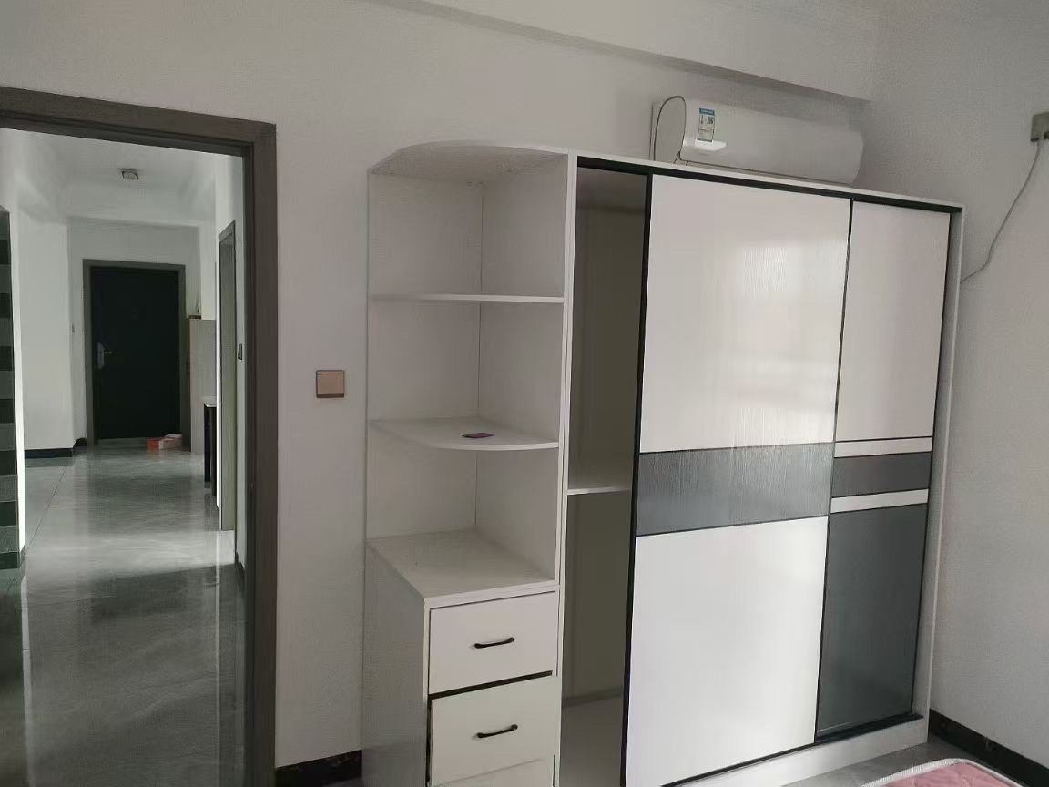 靛达广场  3室2厅2卫    2100.0元/月室内图