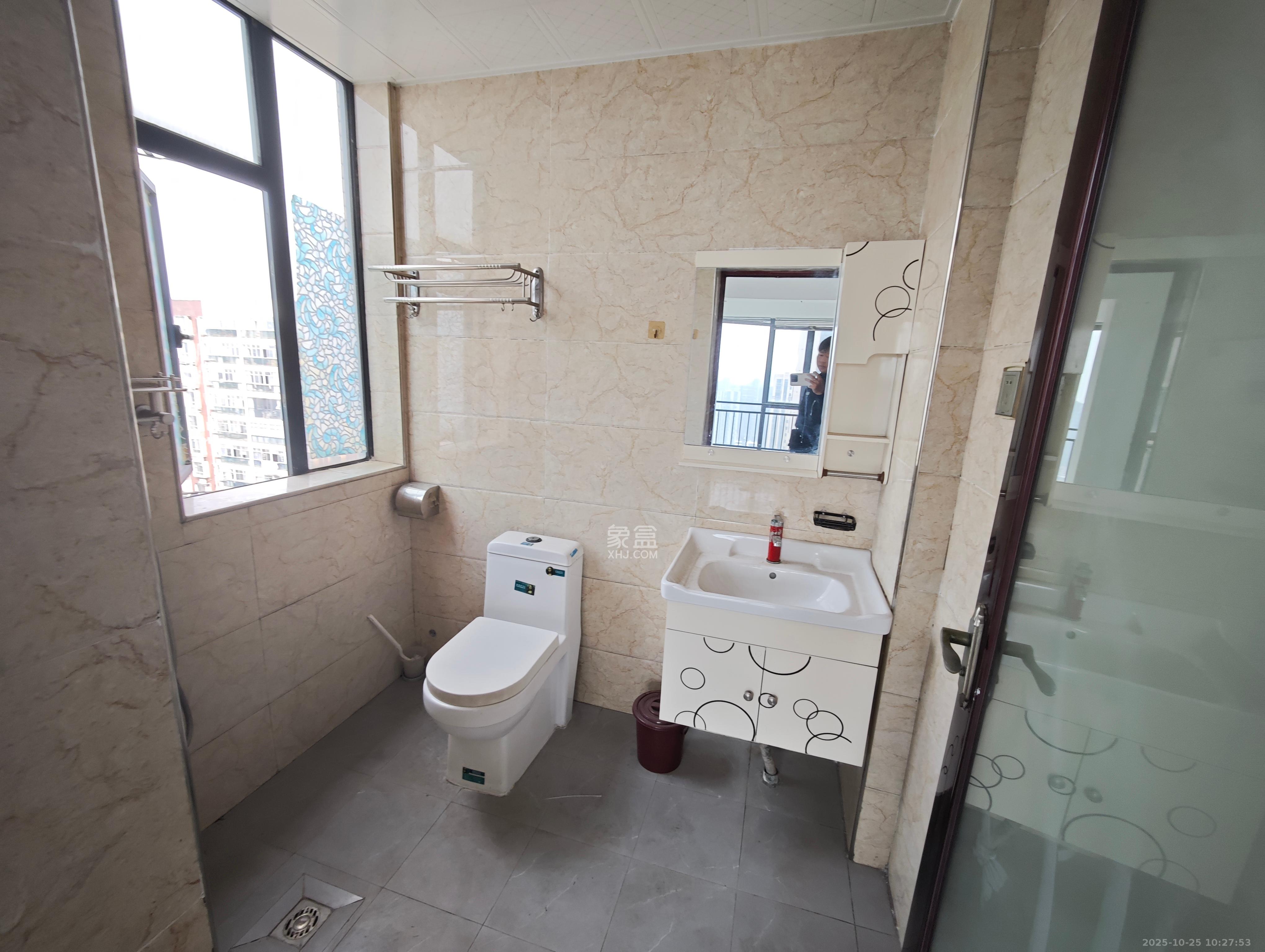 东城港 3室1厅1卫 3500.0元/月 东城港 3室1厅1卫 3500.0元/月室内图