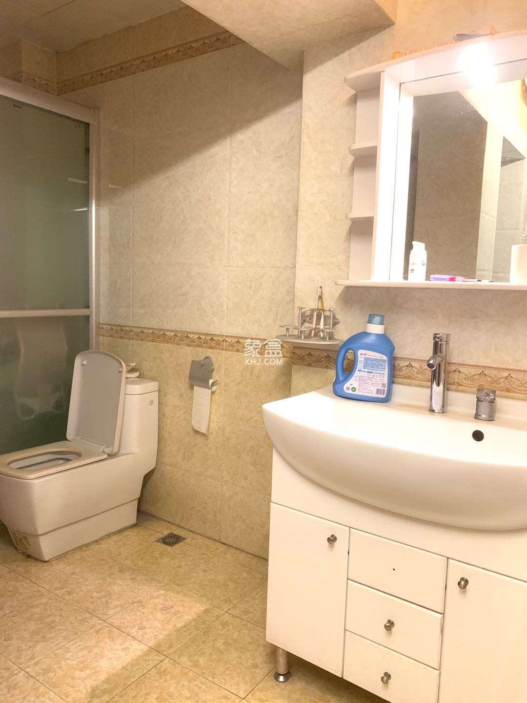 申鑫国际广场 2室1厅1卫 2500.0元/月 申鑫国际广场 2室1厅1卫 2500.0元/月室内图