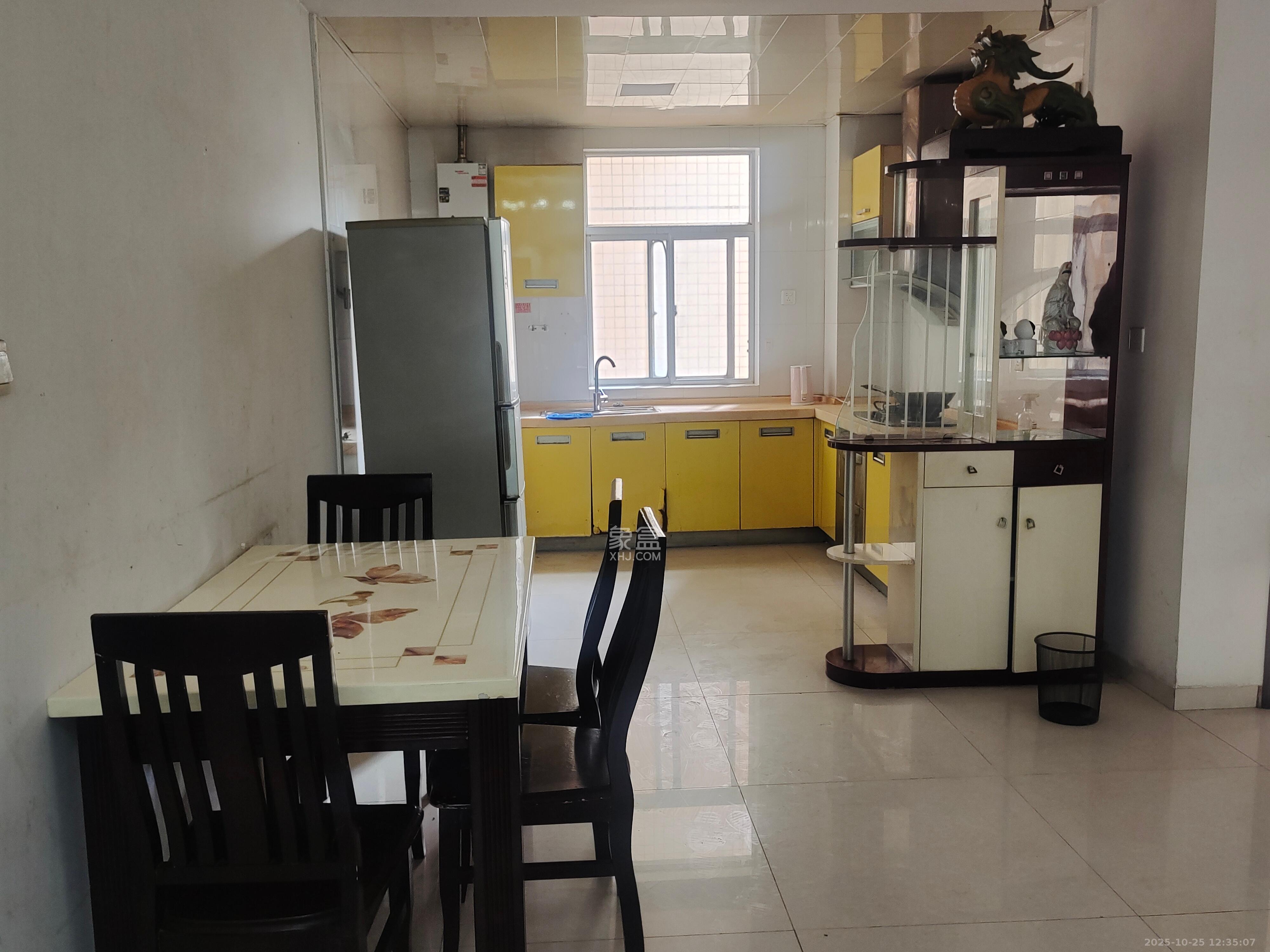 华银园  4室2厅2卫    2500.0元/月 华银园  4室2厅2卫    2500.0元/月室内图