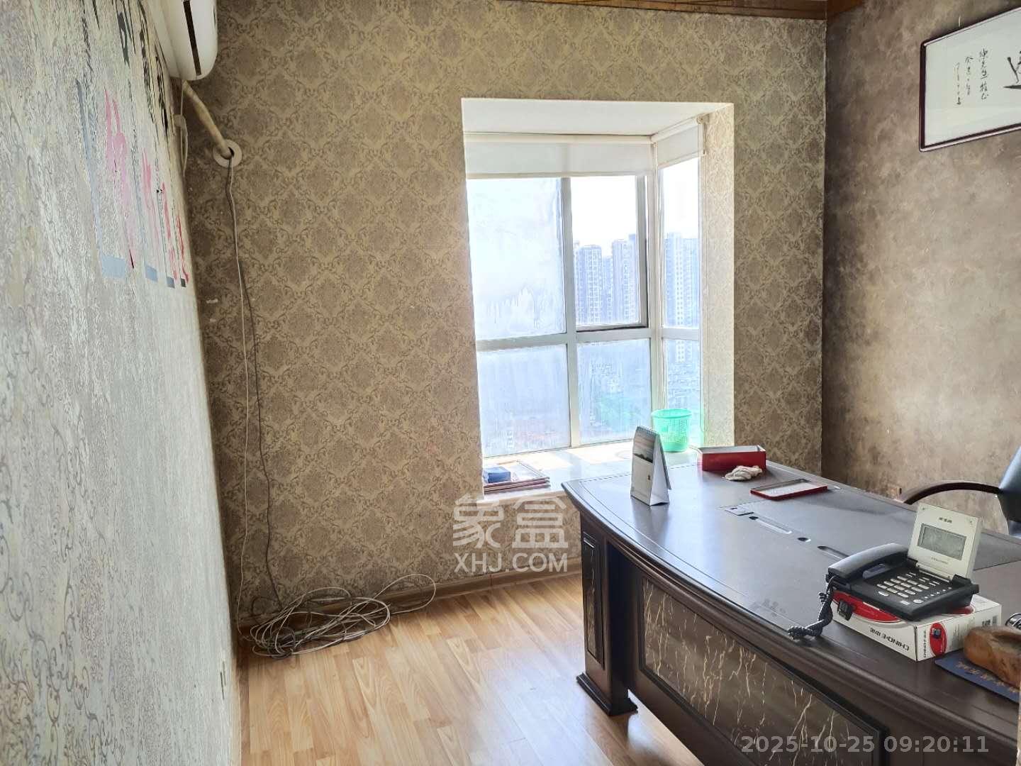 左岸右岸 3室2厅2卫 3200.0元/月 左岸右岸 3室2厅2卫 3200.0元/月室内图